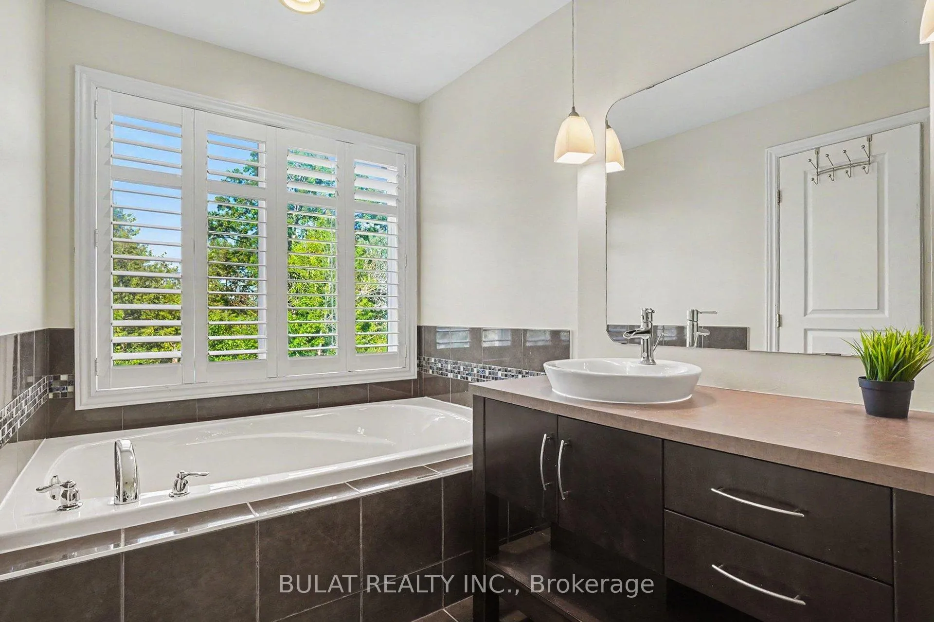 Photo 17 of 20 Mccooeye Lane, Ottawa, Stittsville (Central) — HOMEH