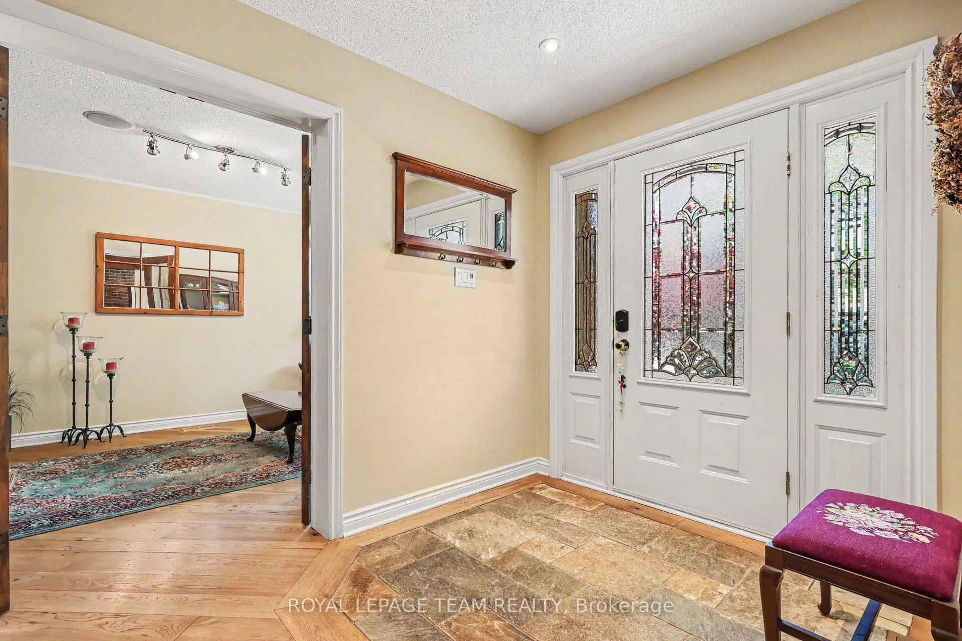 Photo 4 of 70 Condor Drive, Ottawa, Hunt Club/Western Community — HOMEH