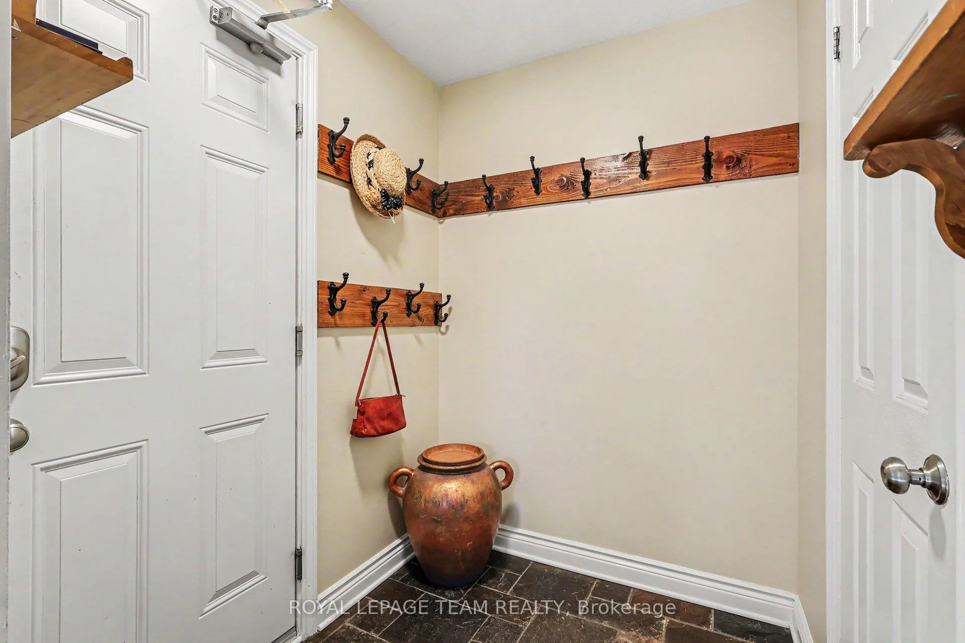 Photo 18 of 70 Condor Drive, Ottawa, Hunt Club/Western Community — HOMEH