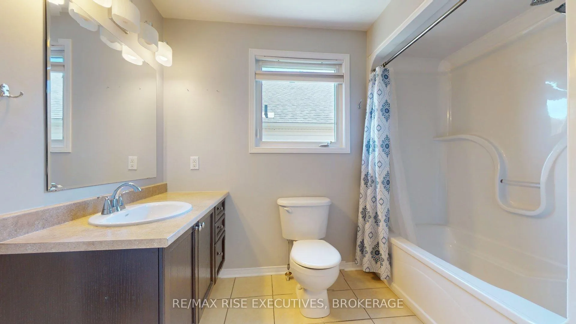 Photo 10 of 1452 Adams Avenue, Kingston, City Northwest — HOMEH