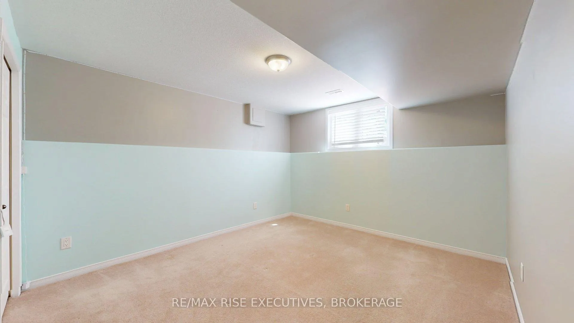Photo 12 of 1452 Adams Avenue, Kingston, City Northwest — HOMEH