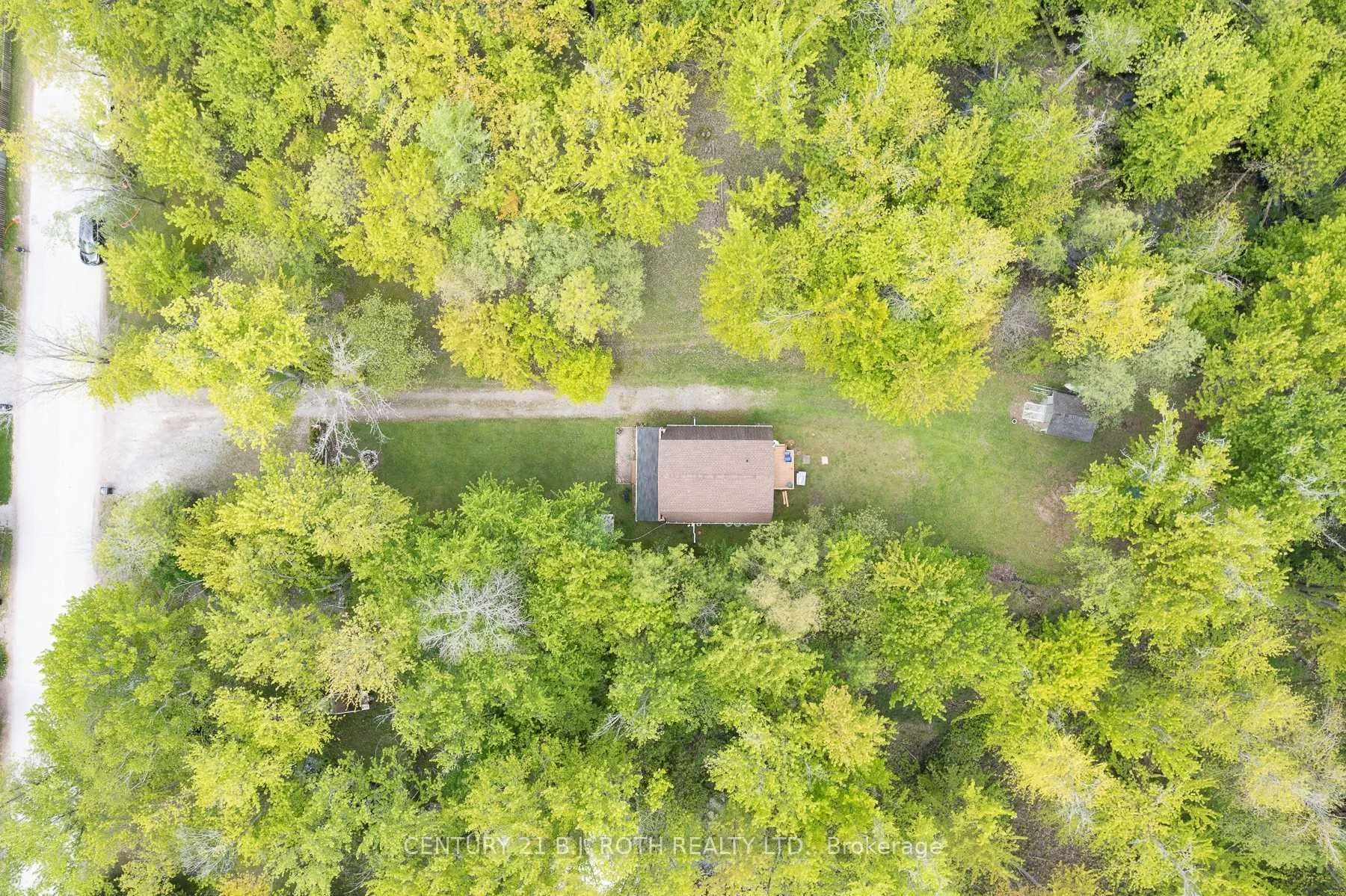 Photo of 2597 Lakeshore Drive