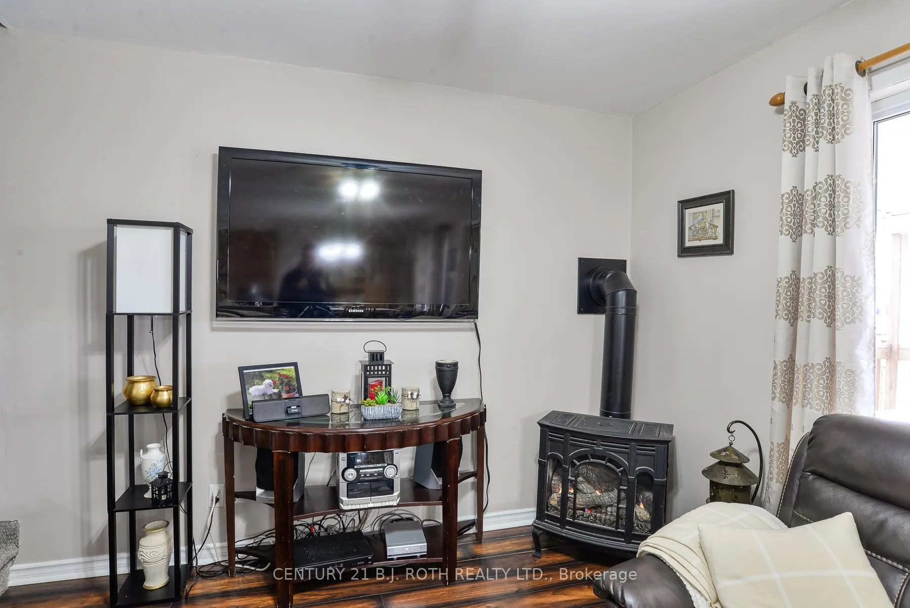Photo 7 of 2597 Lakeshore Drive, Ramara, Rural Ramara — HOMEH