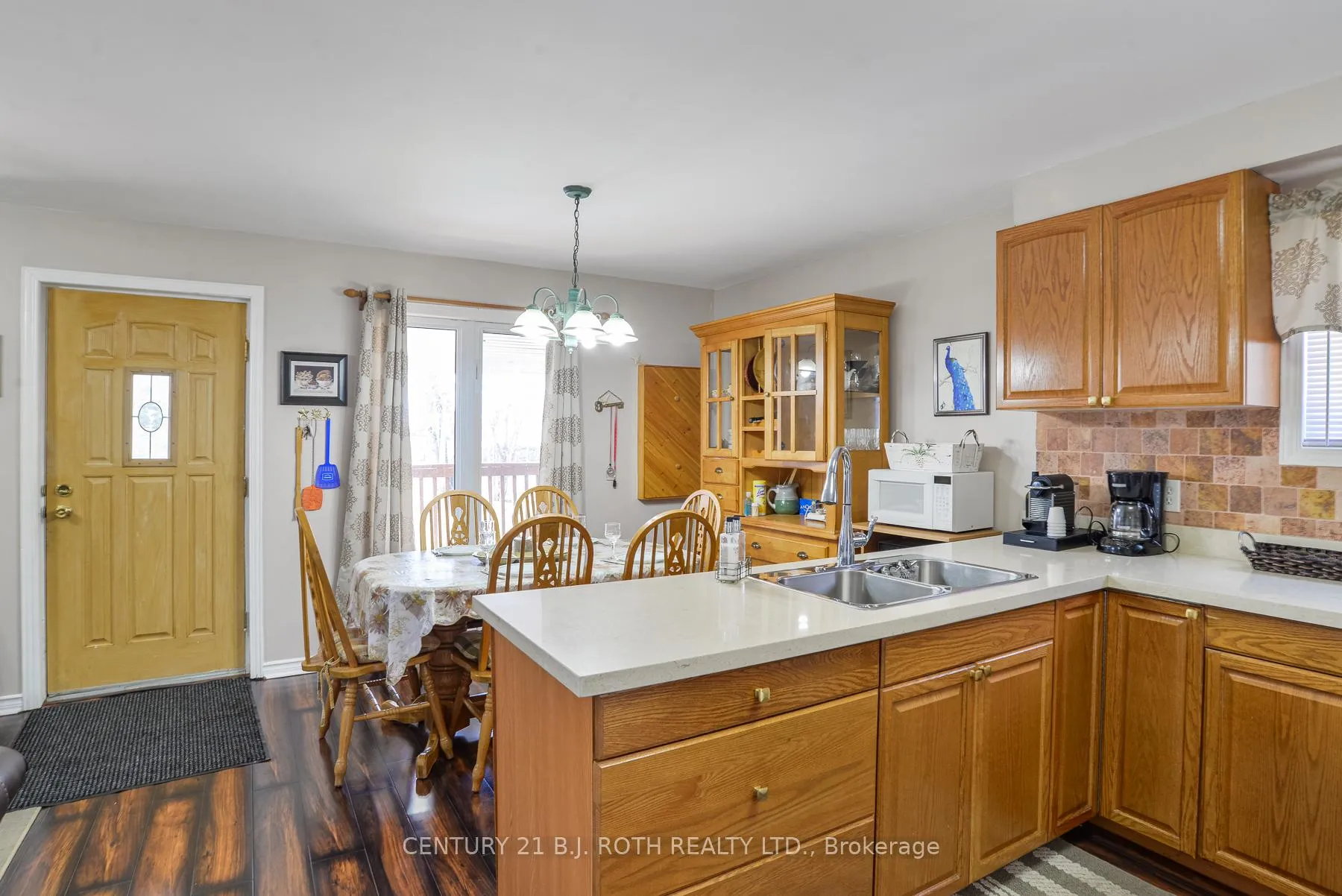 Photo 11 of 2597 Lakeshore Drive, Ramara, Rural Ramara — HOMEH