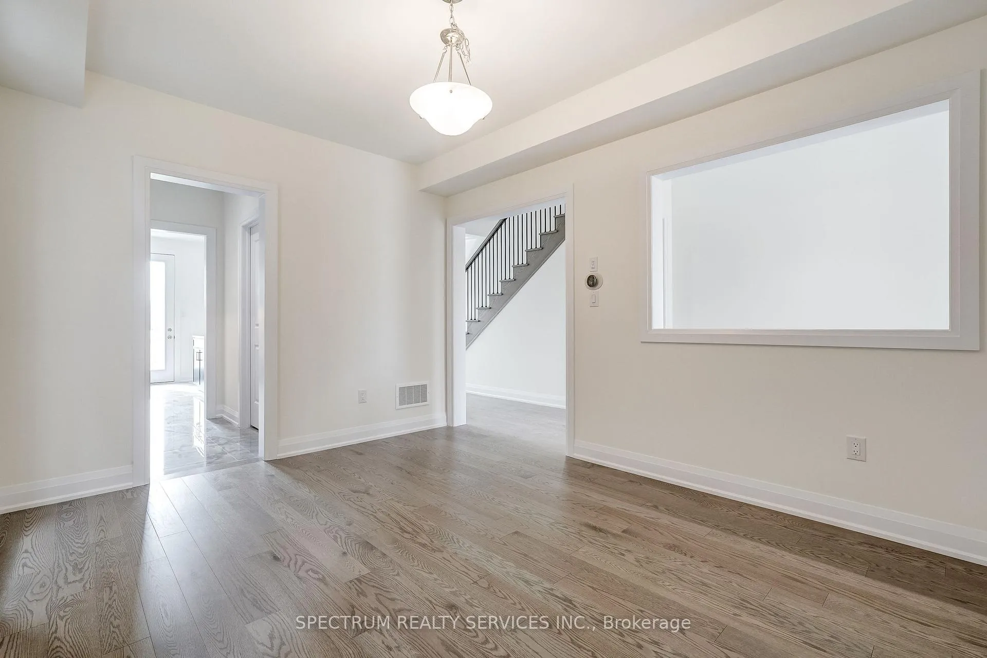 Photo 11 of 33 Dore Drive, Brantford — HOMEH