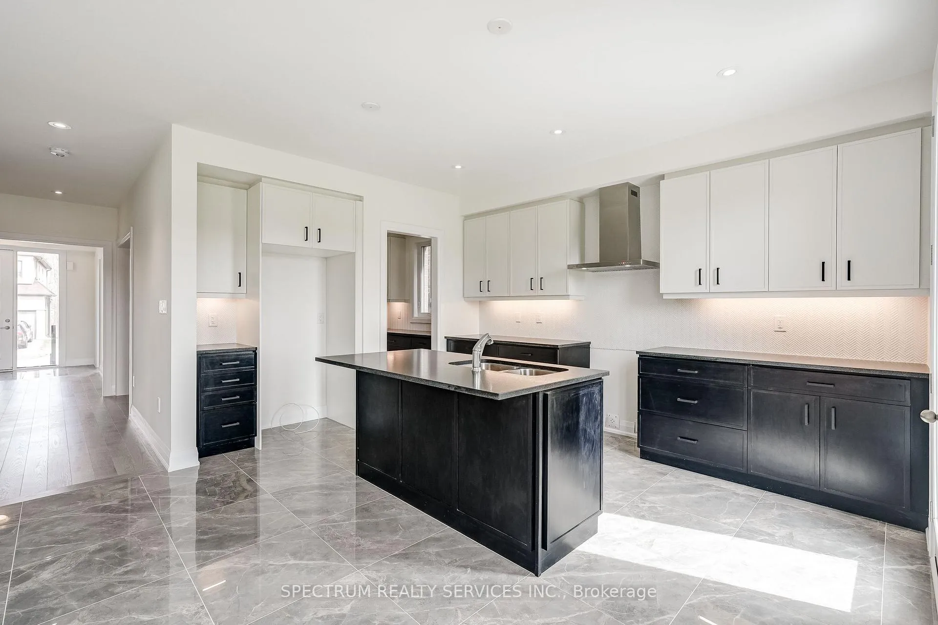 Photo 15 of 33 Dore Drive, Brantford — HOMEH