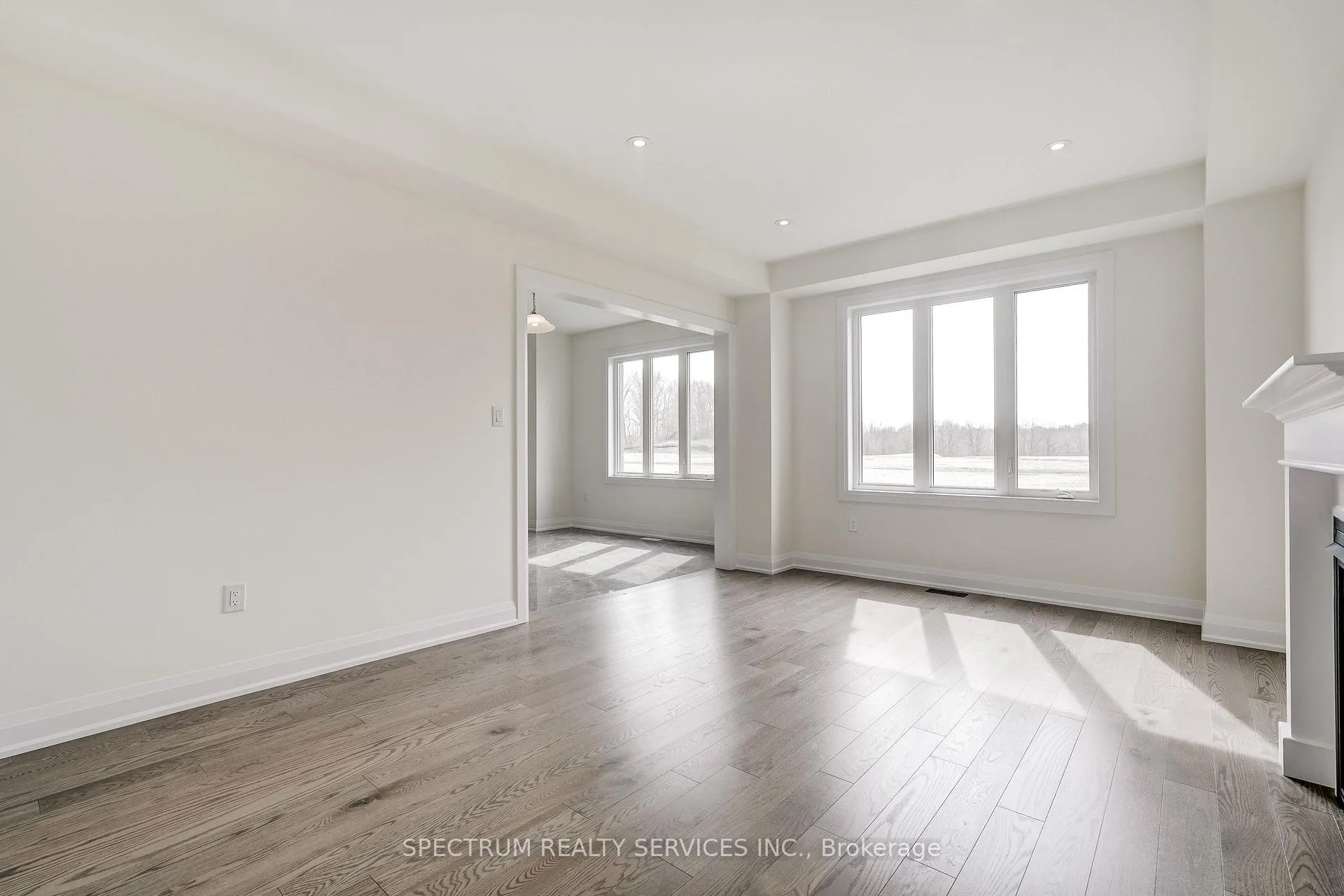 Photo 23 of 33 Dore Drive, Brantford — HOMEH