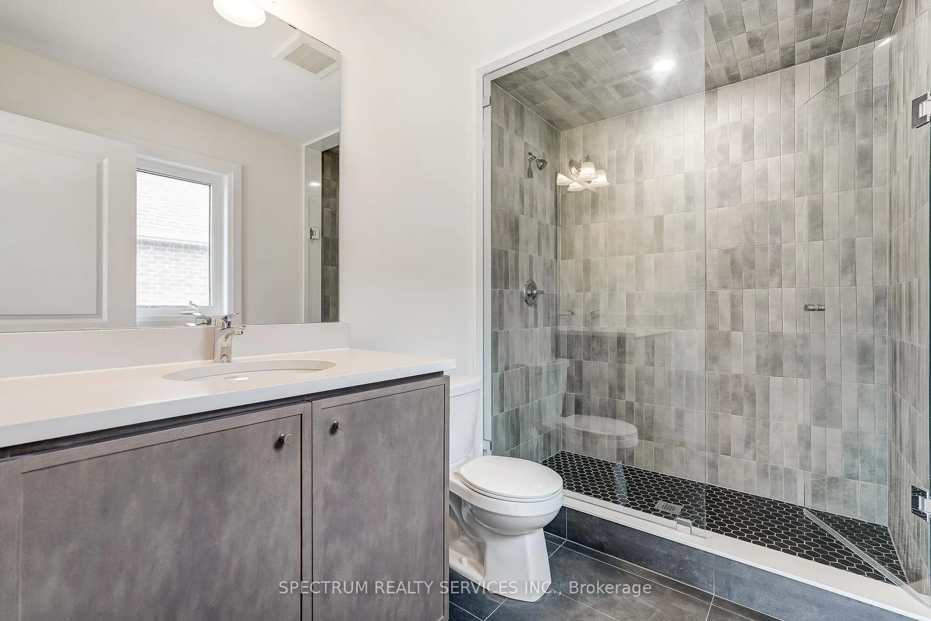 Photo 27 of 33 Dore Drive, Brantford — HOMEH