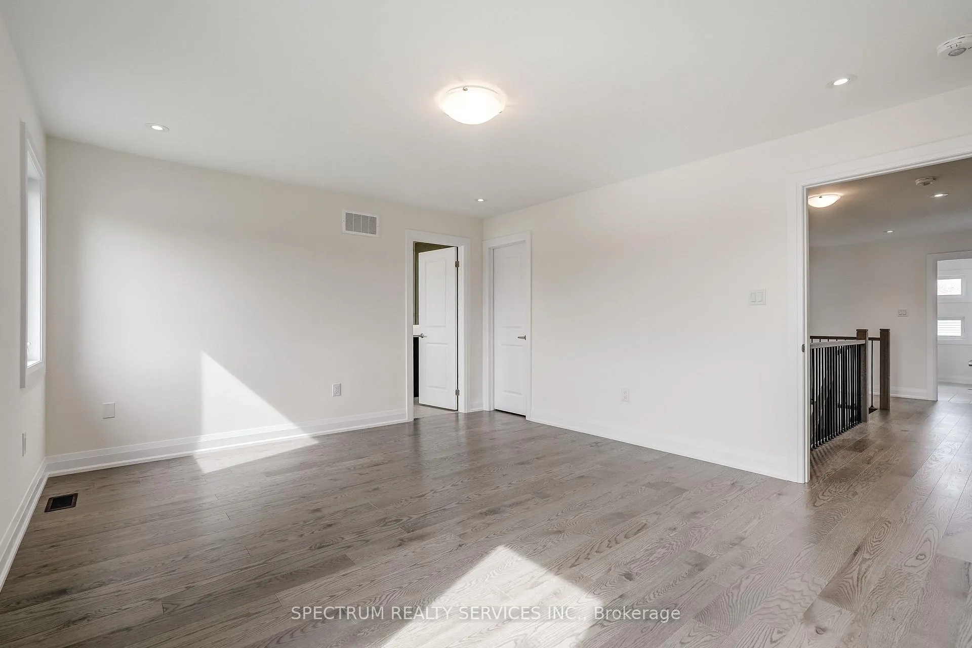 Photo 37 of 33 Dore Drive, Brantford — HOMEH