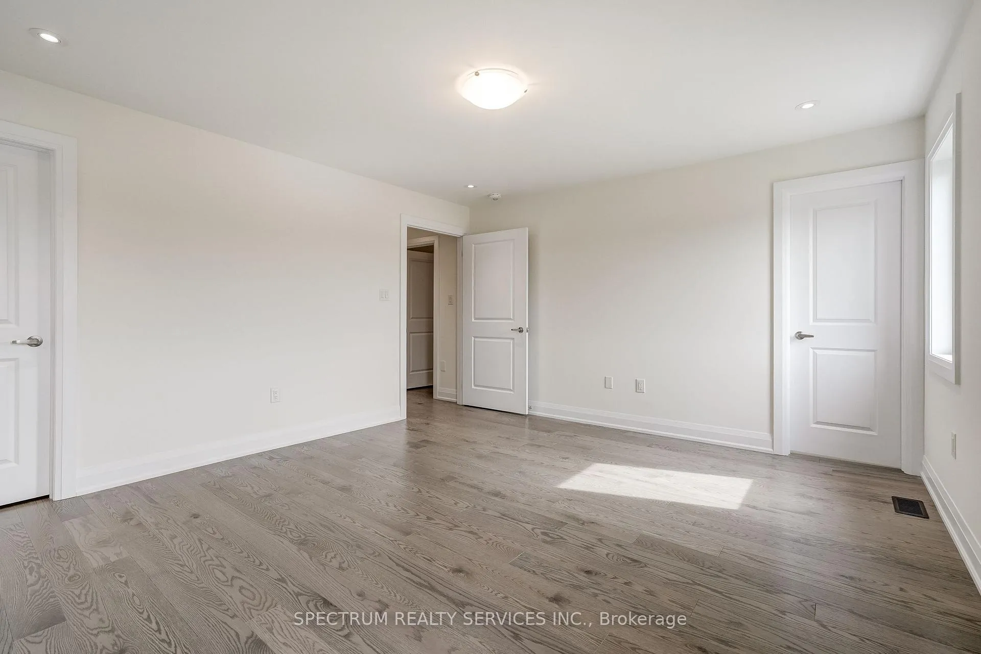 Photo 38 of 33 Dore Drive, Brantford — HOMEH