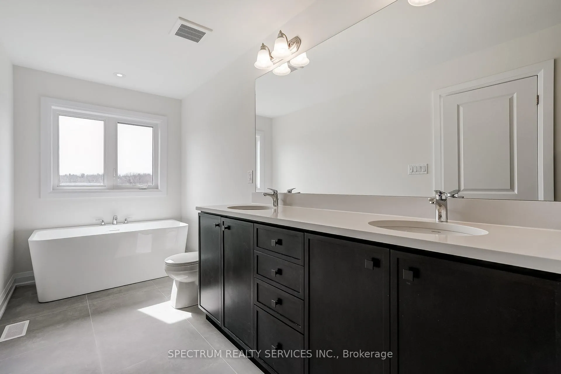 Photo 40 of 33 Dore Drive, Brantford — HOMEH