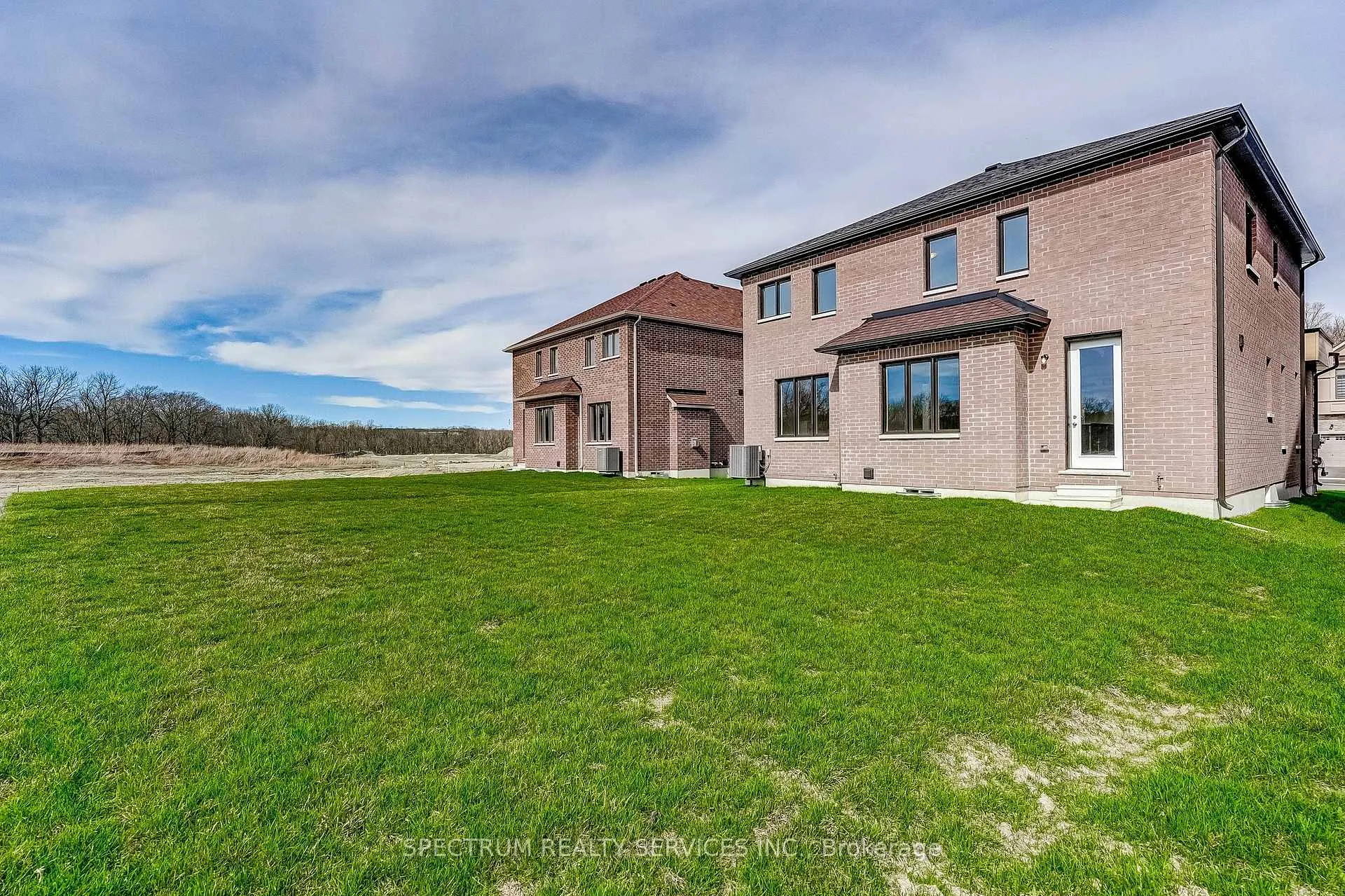 Photo 43 of 33 Dore Drive, Brantford — HOMEH