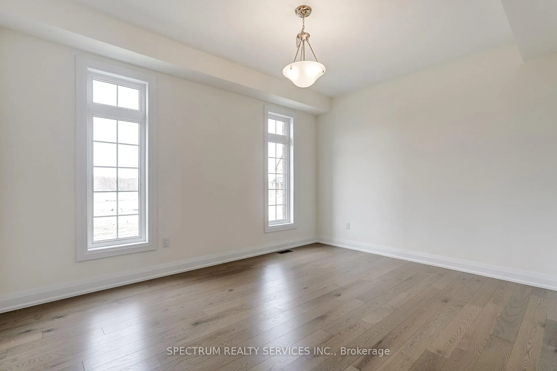 Photo 10 of 35 Dore Drive, Brantford — HOMEH