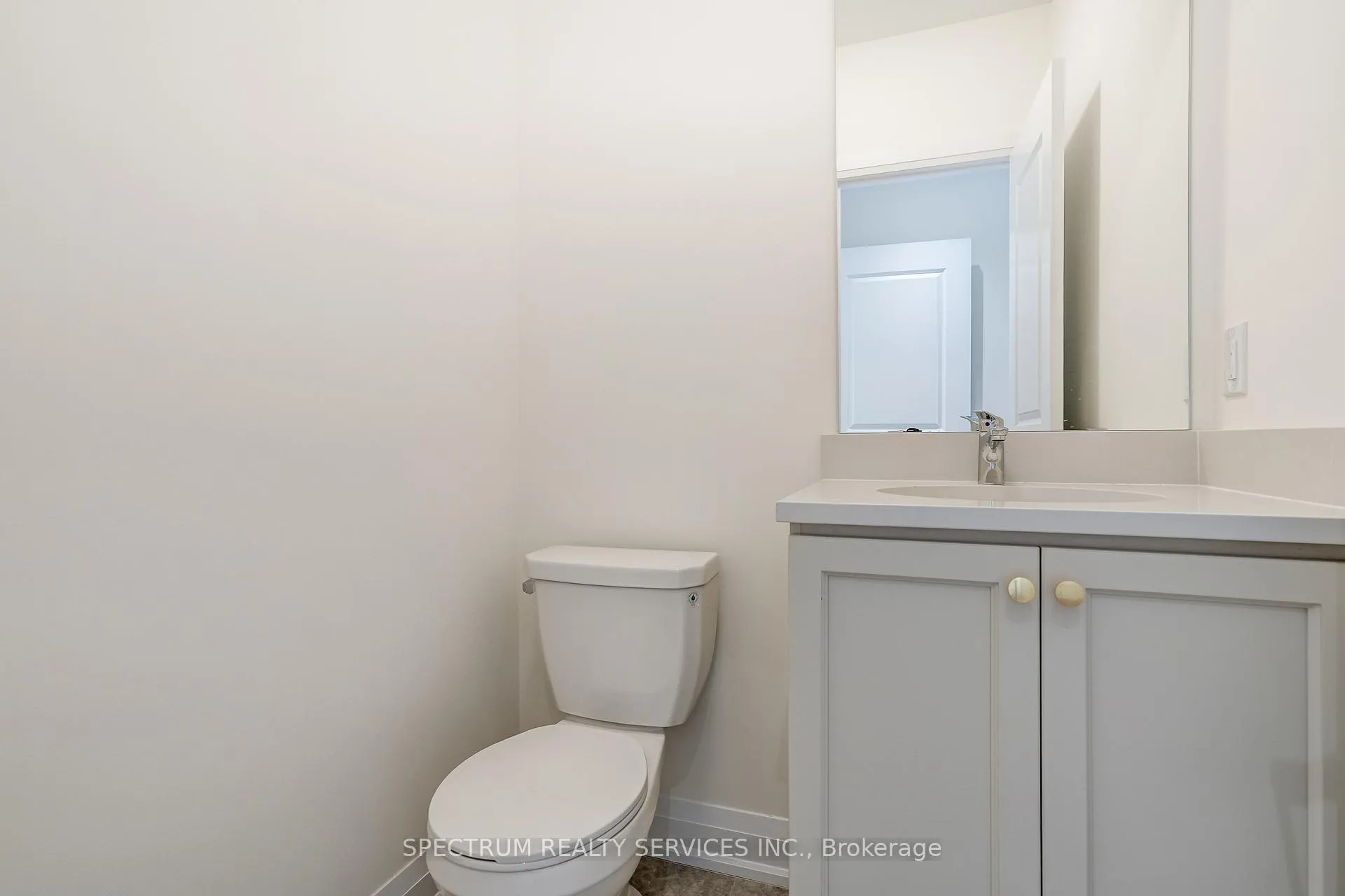 Photo 12 of 35 Dore Drive, Brantford — HOMEH