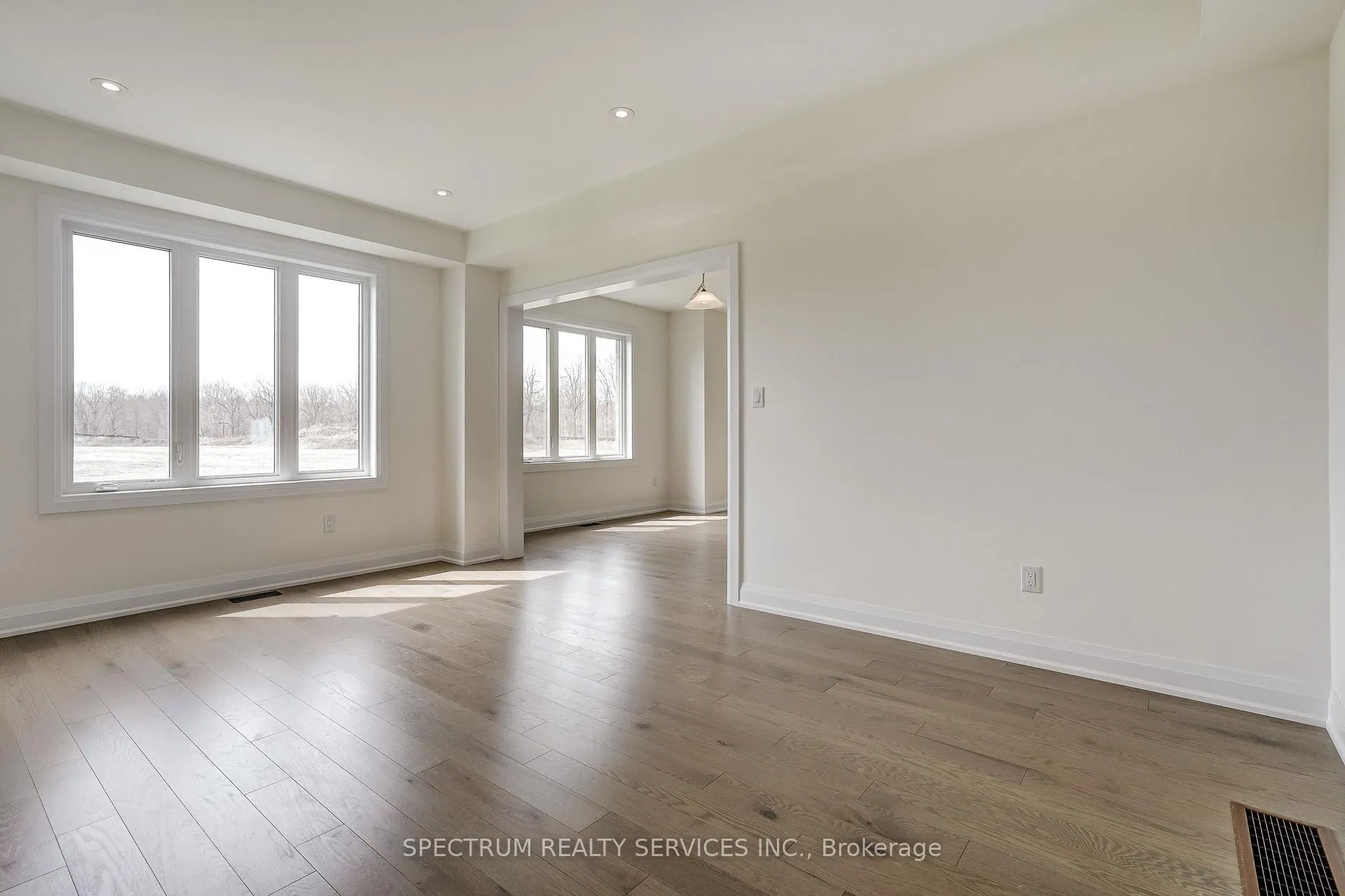 Photo 21 of 35 Dore Drive, Brantford — HOMEH