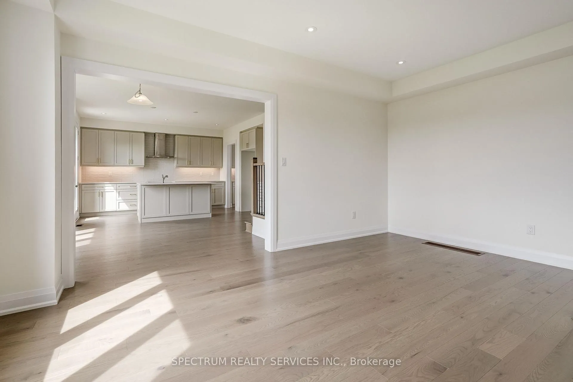 Photo 22 of 35 Dore Drive, Brantford — HOMEH