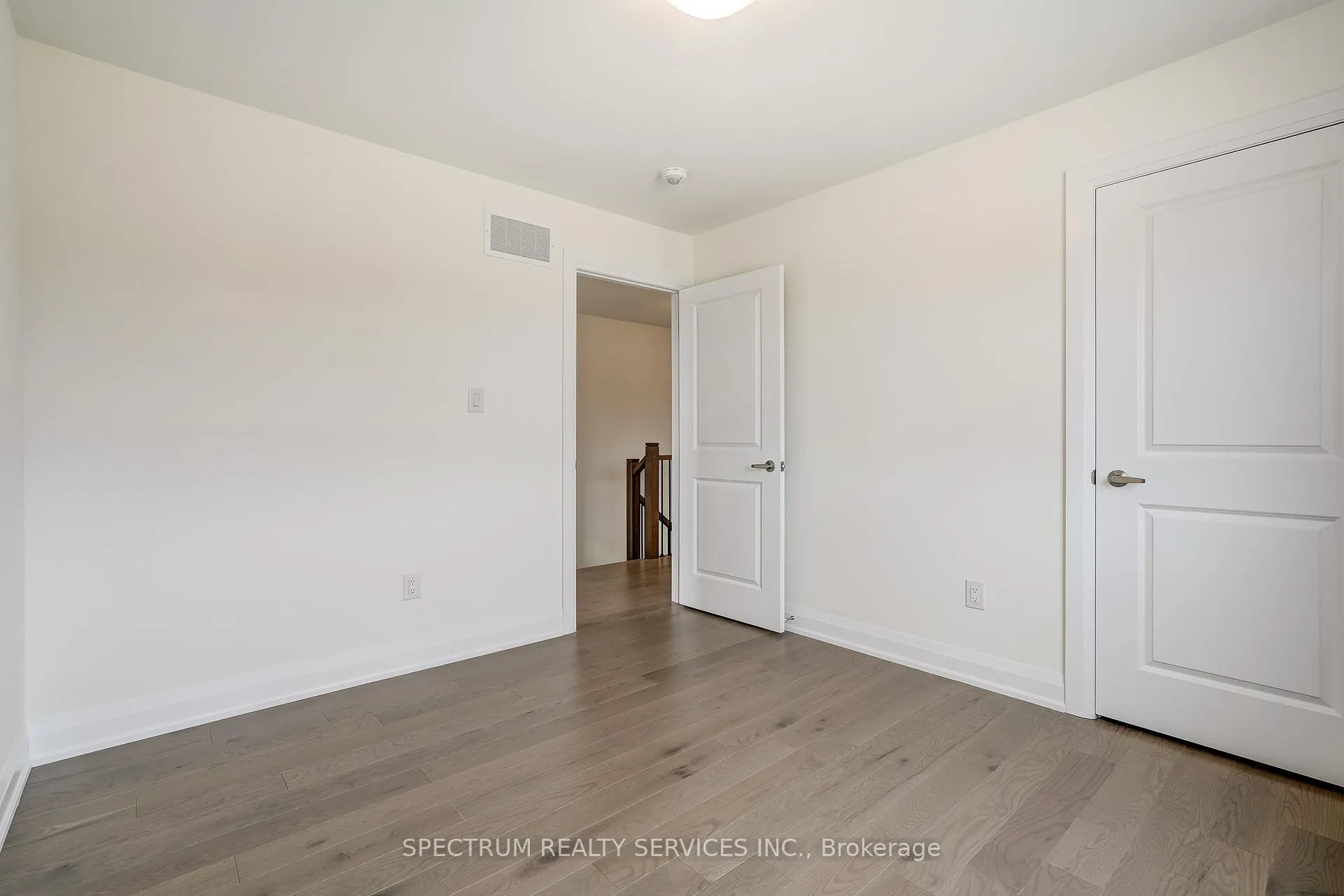 Photo 27 of 35 Dore Drive, Brantford — HOMEH