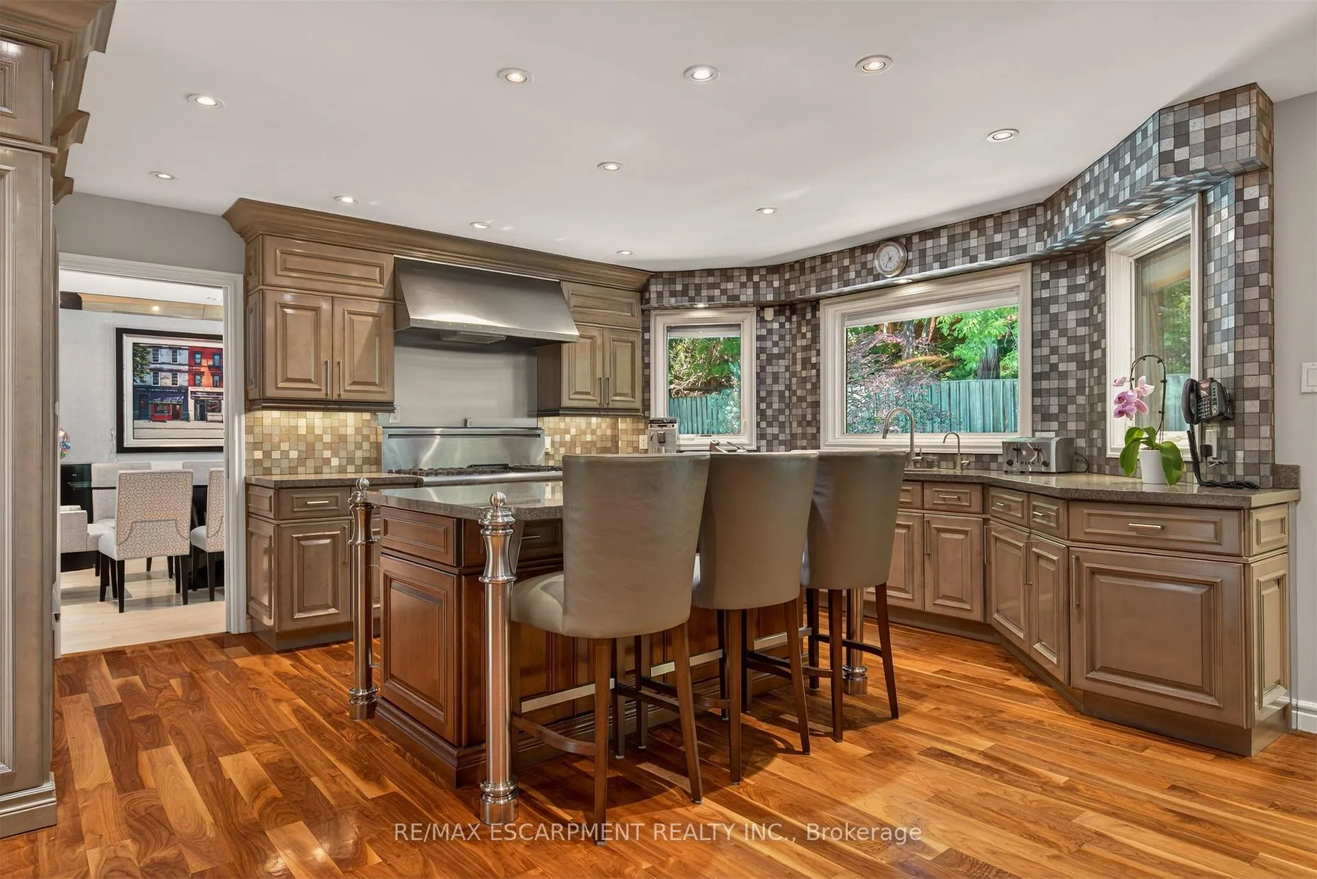 Photo 13 of 23 Lantern Lane, Hamilton, Dundas — HOMEH