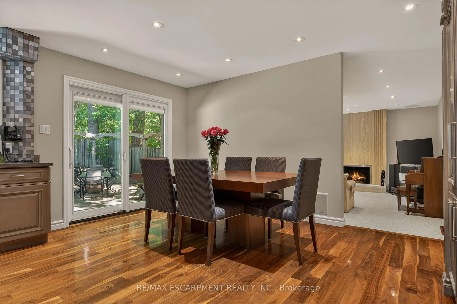 Photo 18 of 23 Lantern Lane, Hamilton, Dundas — HOMEH