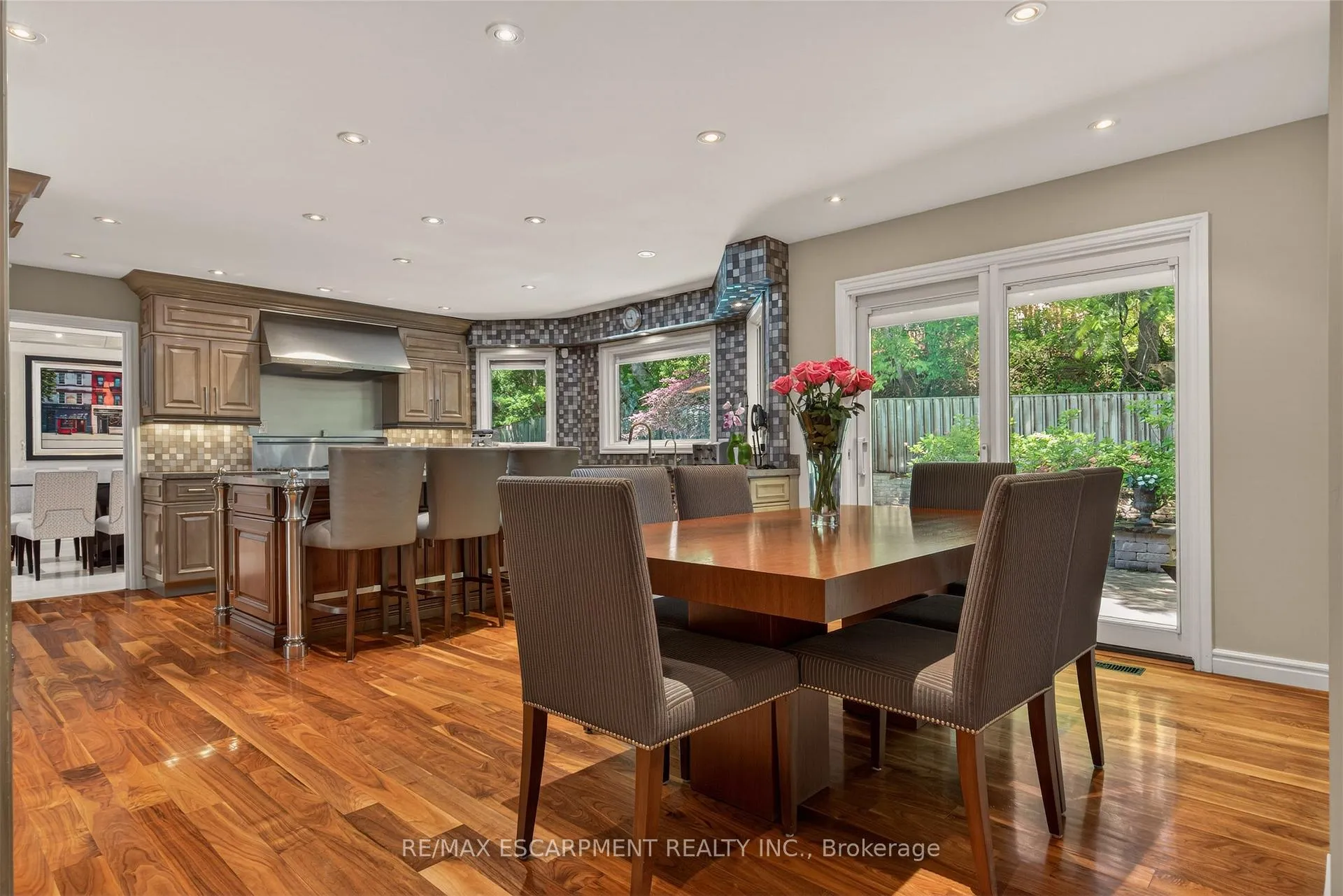 Photo 19 of 23 Lantern Lane, Hamilton, Dundas — HOMEH