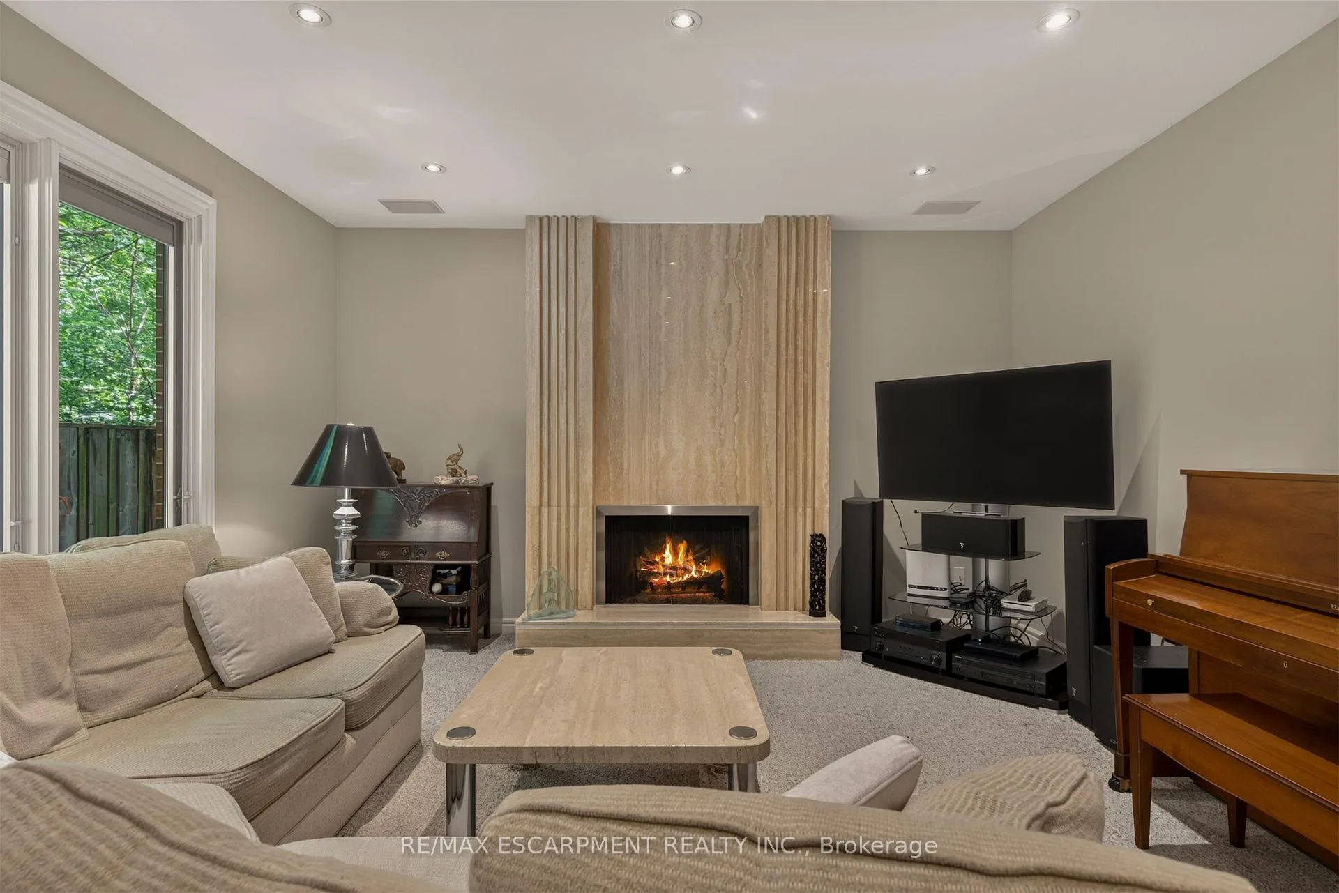 Photo 21 of 23 Lantern Lane, Hamilton, Dundas — HOMEH