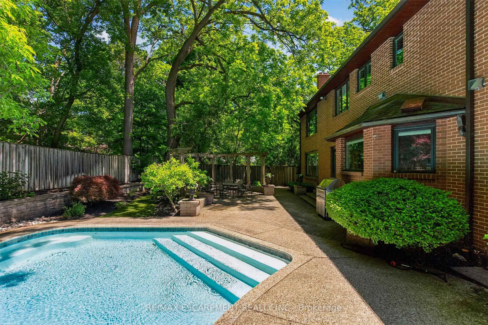 Photo 49 of 23 Lantern Lane, Hamilton, Dundas — HOMEH