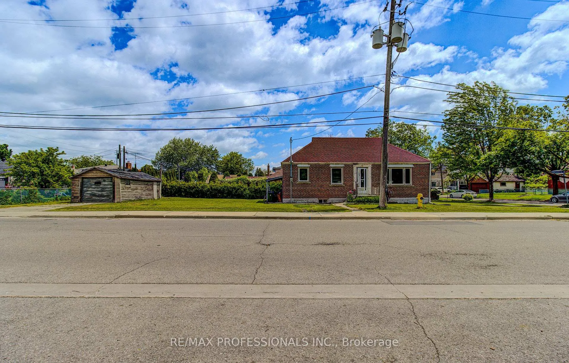 Photo 1 of 414 Melrose Street, Etobicoke, Mimico — HOMEH