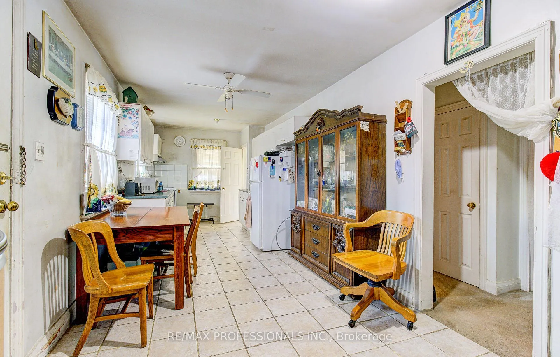 Photo 11 of 414 Melrose Street, Etobicoke, Mimico — HOMEH