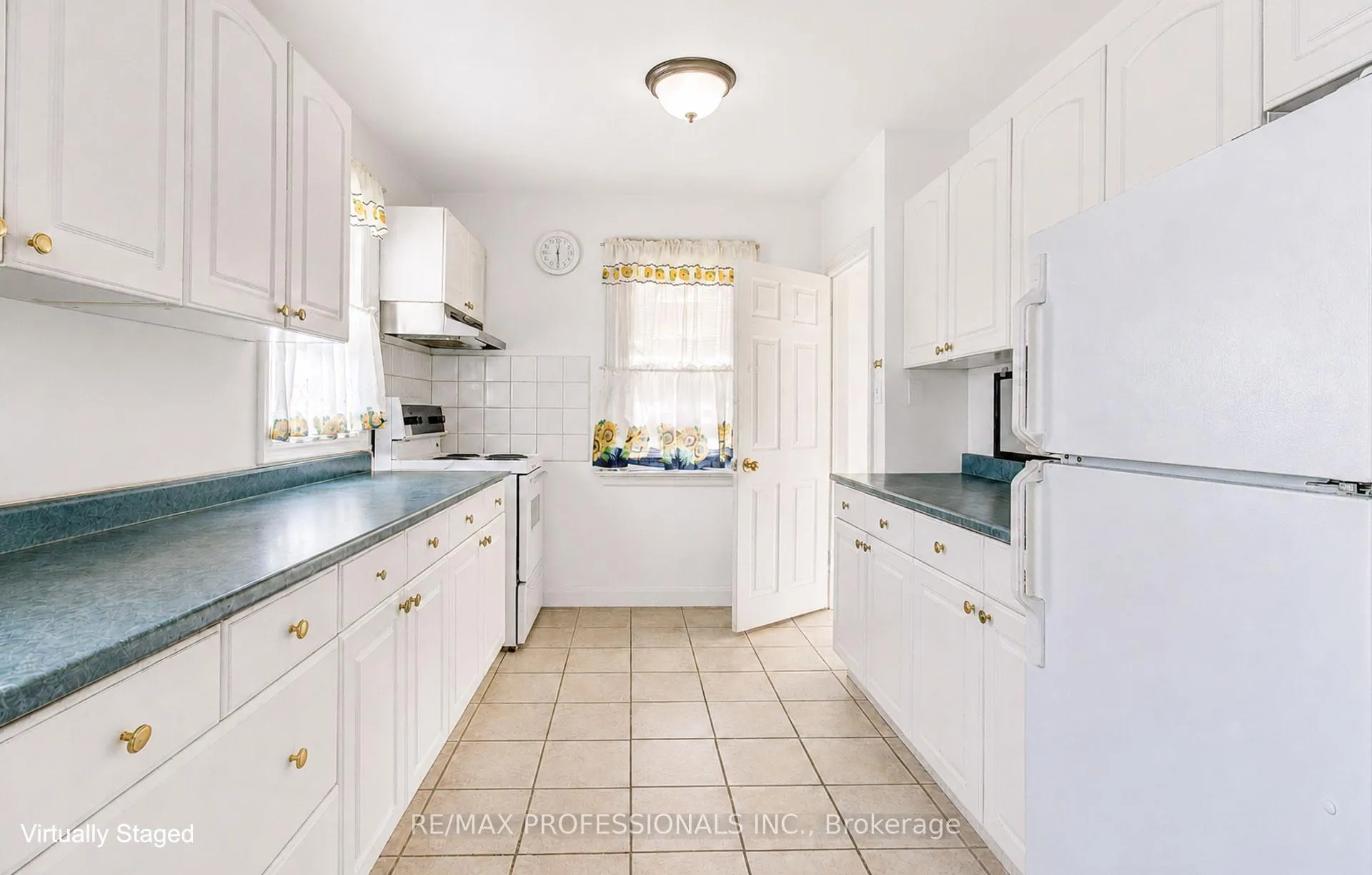 Photo 14 of 414 Melrose Street, Etobicoke, Mimico — HOMEH