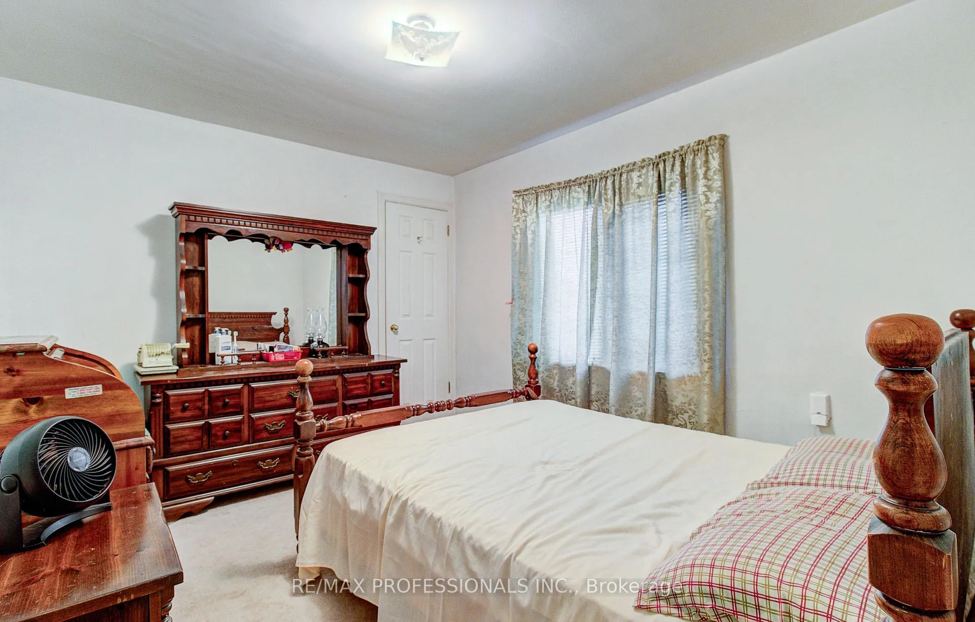 Photo 20 of 414 Melrose Street, Etobicoke, Mimico — HOMEH