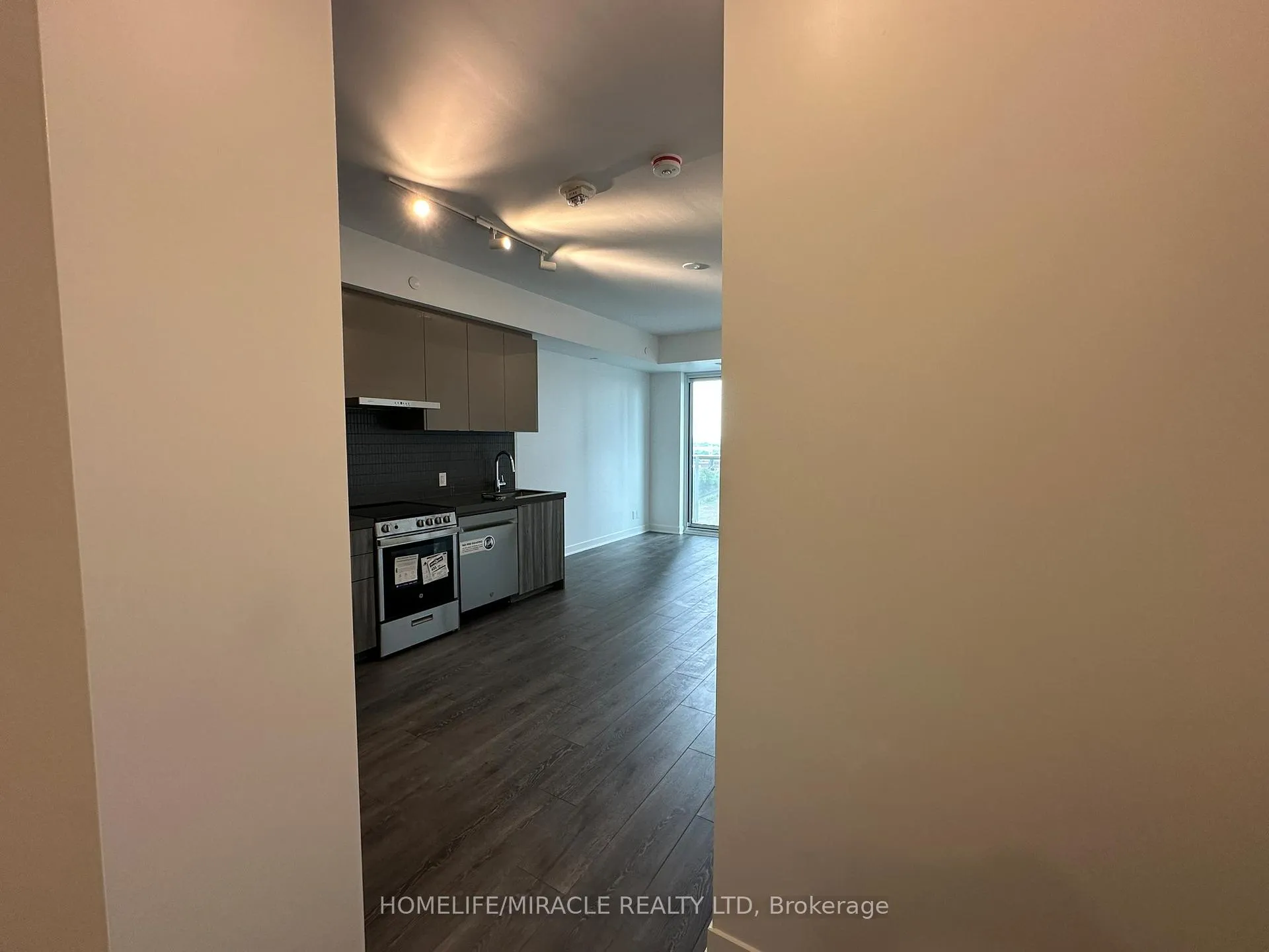 Photo 5 of Unit 1003, 10 Flavelle Trail, Vaughan, Steeles West Industrial — HOMEH