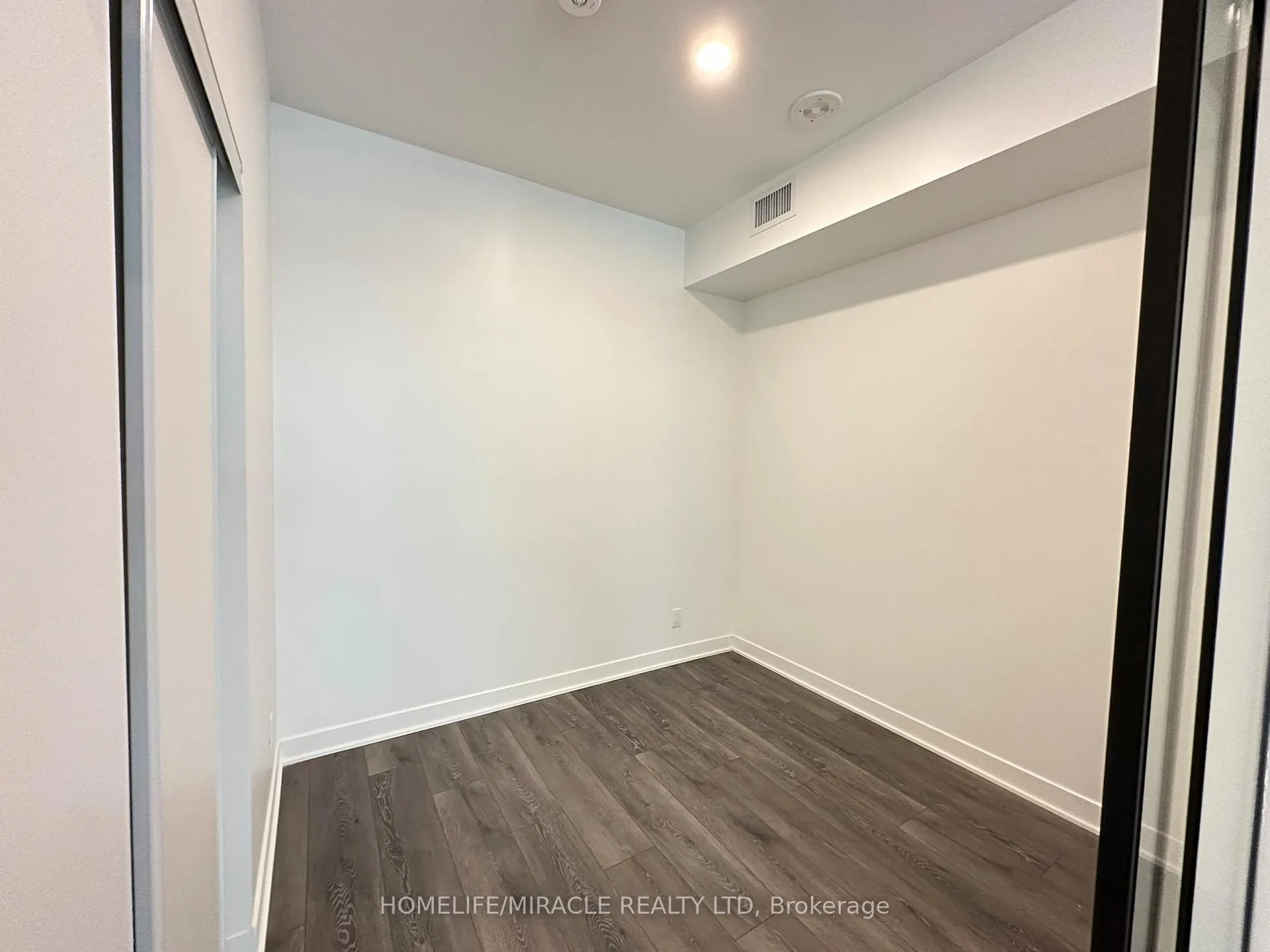 Photo 9 of Unit 1003, 10 Flavelle Trail, Vaughan, Steeles West Industrial — HOMEH