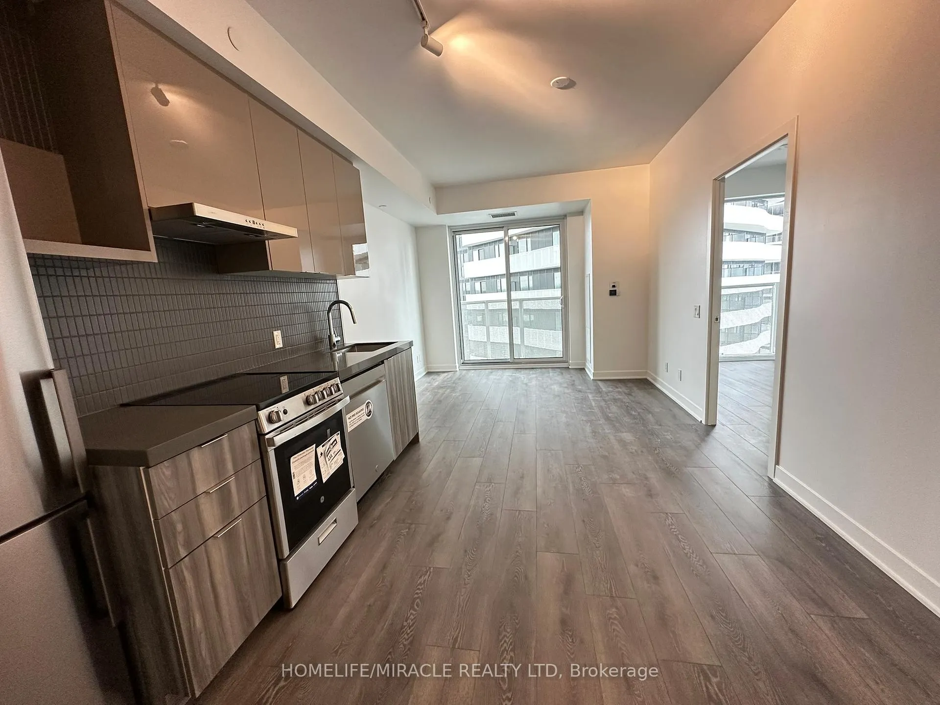Photo 11 of Unit 1003, 10 Flavelle Trail, Vaughan, Steeles West Industrial — HOMEH