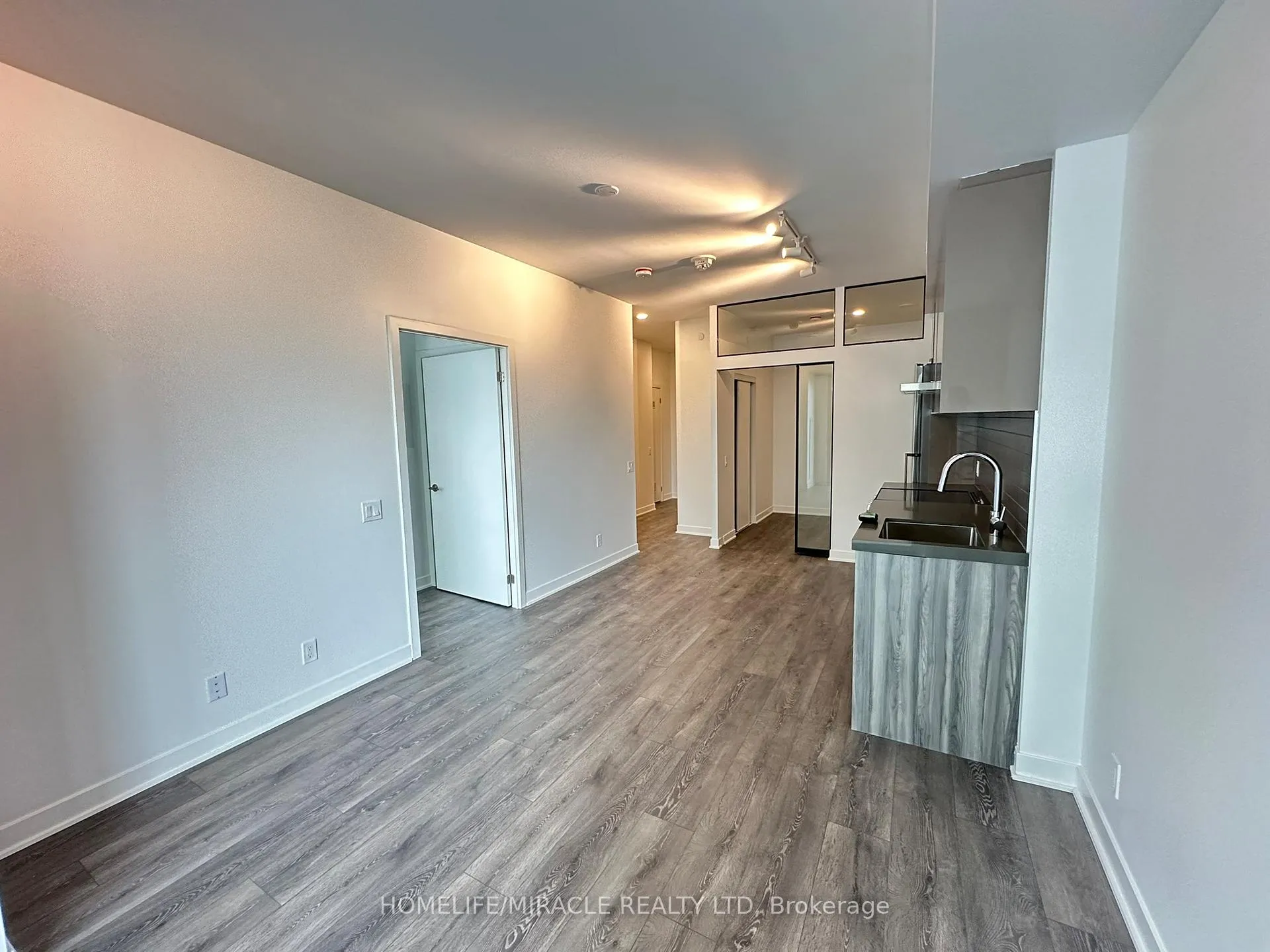 Photo 17 of Unit 1003, 10 Flavelle Trail, Vaughan, Steeles West Industrial — HOMEH