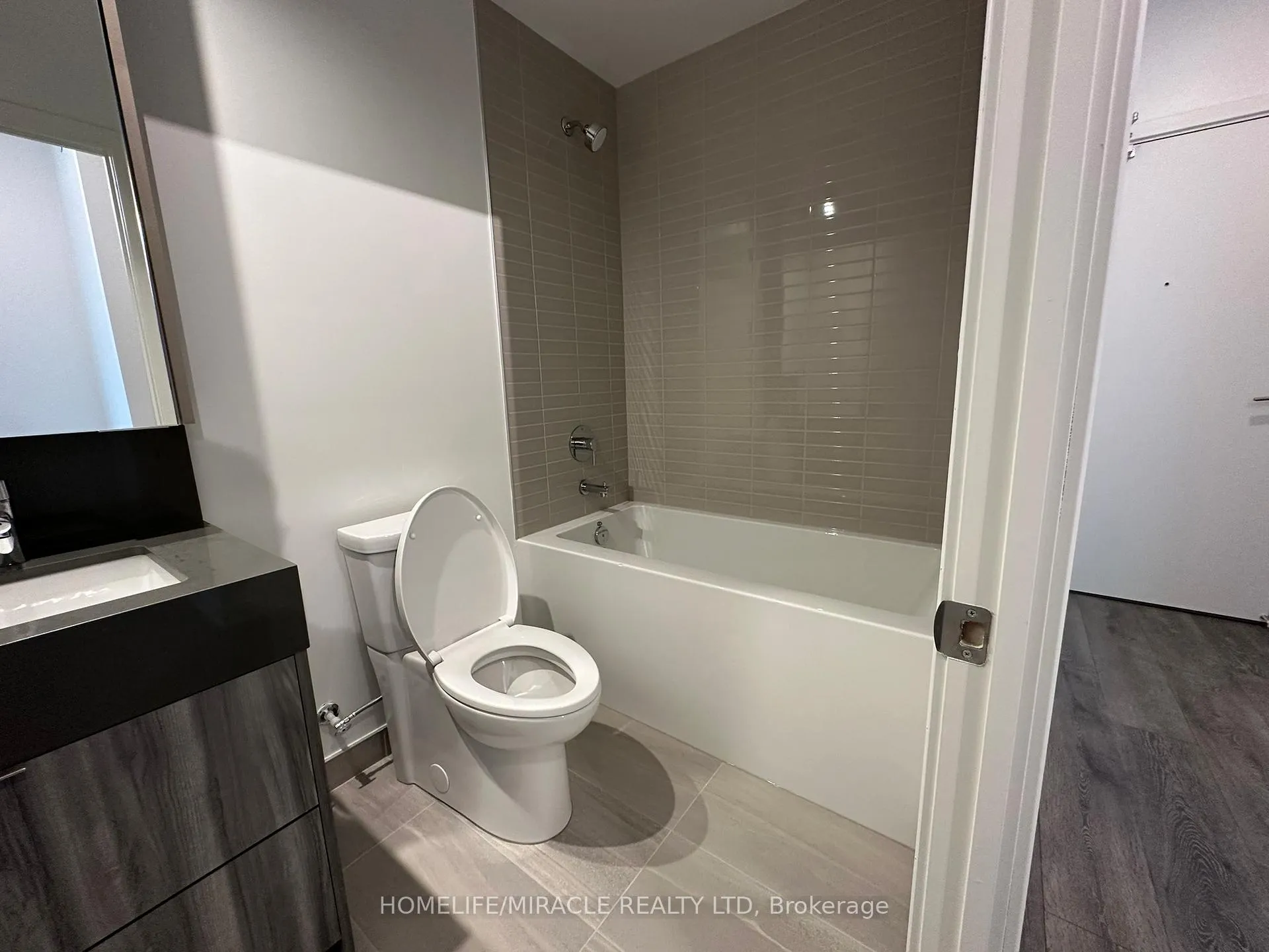 Photo 23 of Unit 1003, 10 Flavelle Trail, Vaughan, Steeles West Industrial — HOMEH