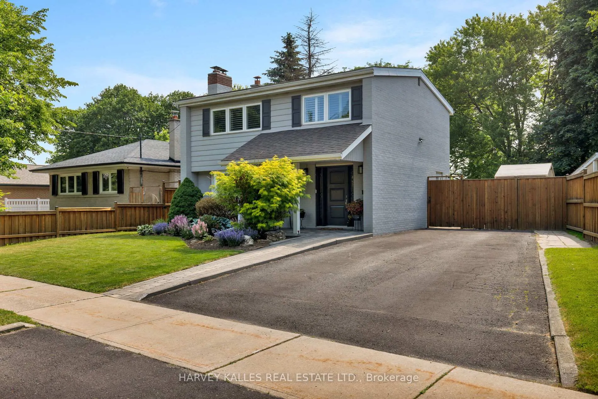 Photo 3 of 45 Ashfield Drive, Etobicoke, Eringate-Centennial-West Deane — HOMEH