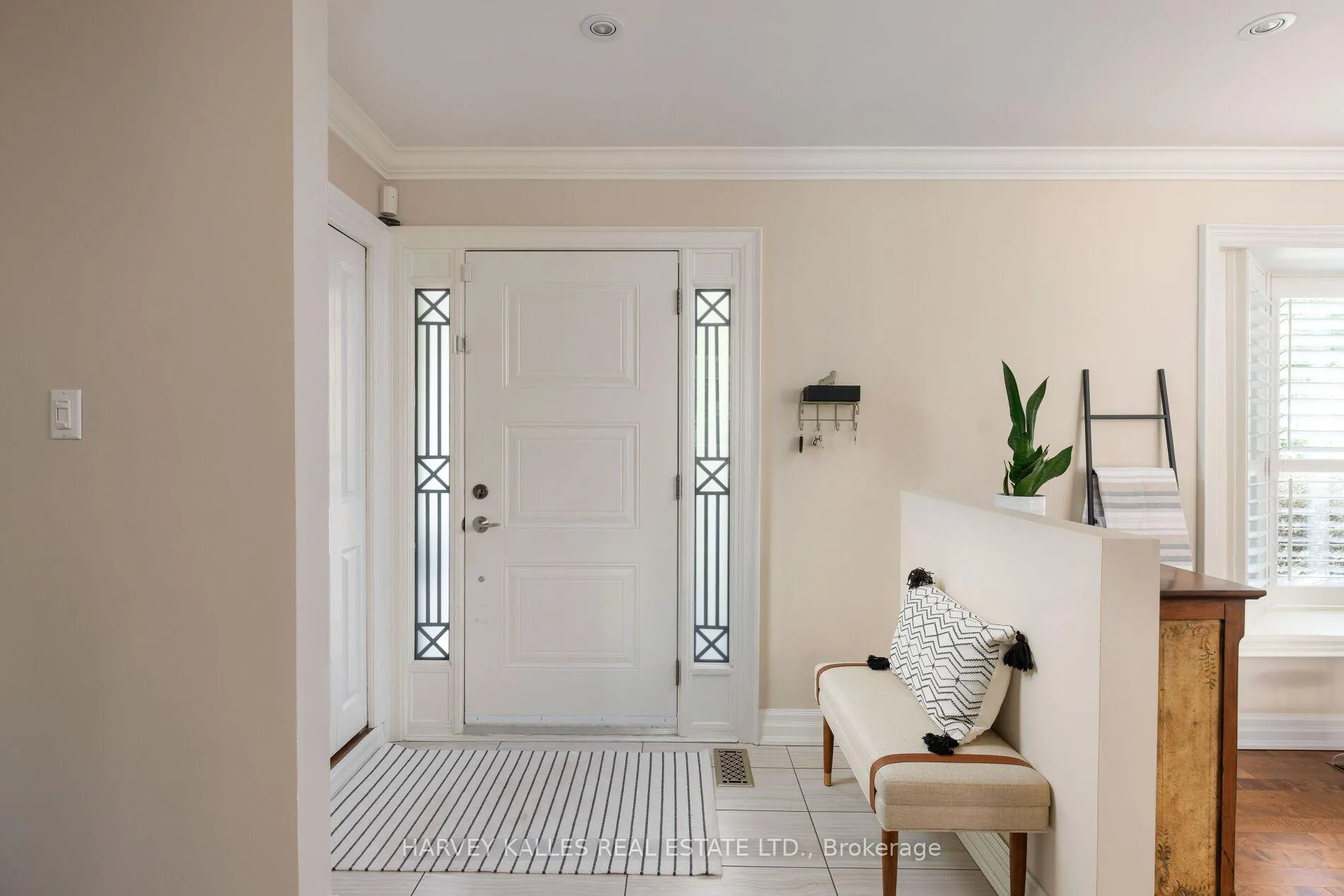 Photo 6 of 45 Ashfield Drive, Etobicoke, Eringate-Centennial-West Deane — HOMEH