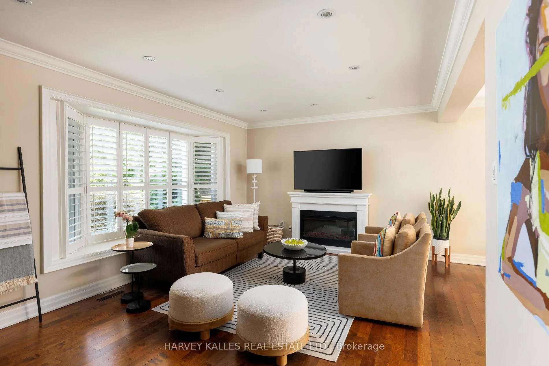 Photo 9 of 45 Ashfield Drive, Etobicoke, Eringate-Centennial-West Deane — HOMEH