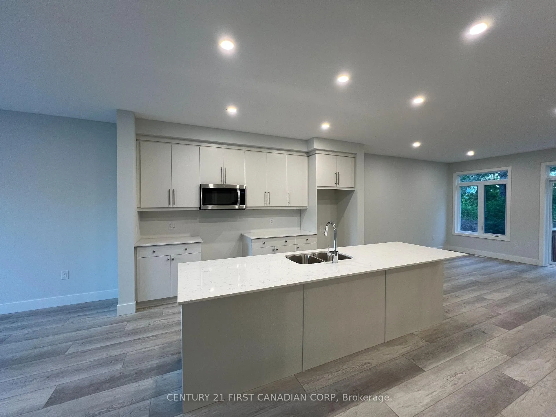 Photo 6 of Unit 37, 990 Deveron Crescent, London, South J — HOMEH