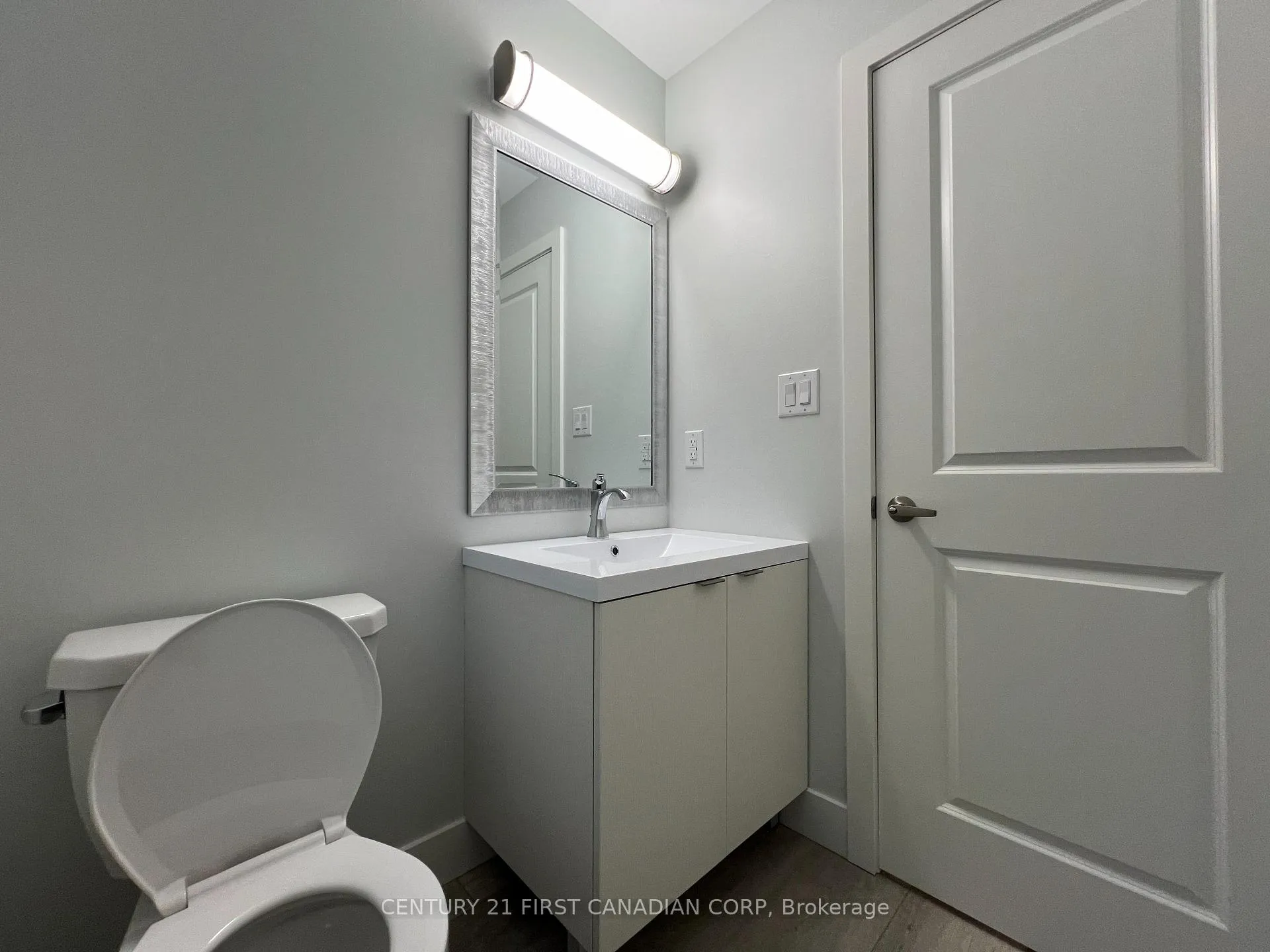 Photo 11 of Unit 37, 990 Deveron Crescent, London, South J — HOMEH