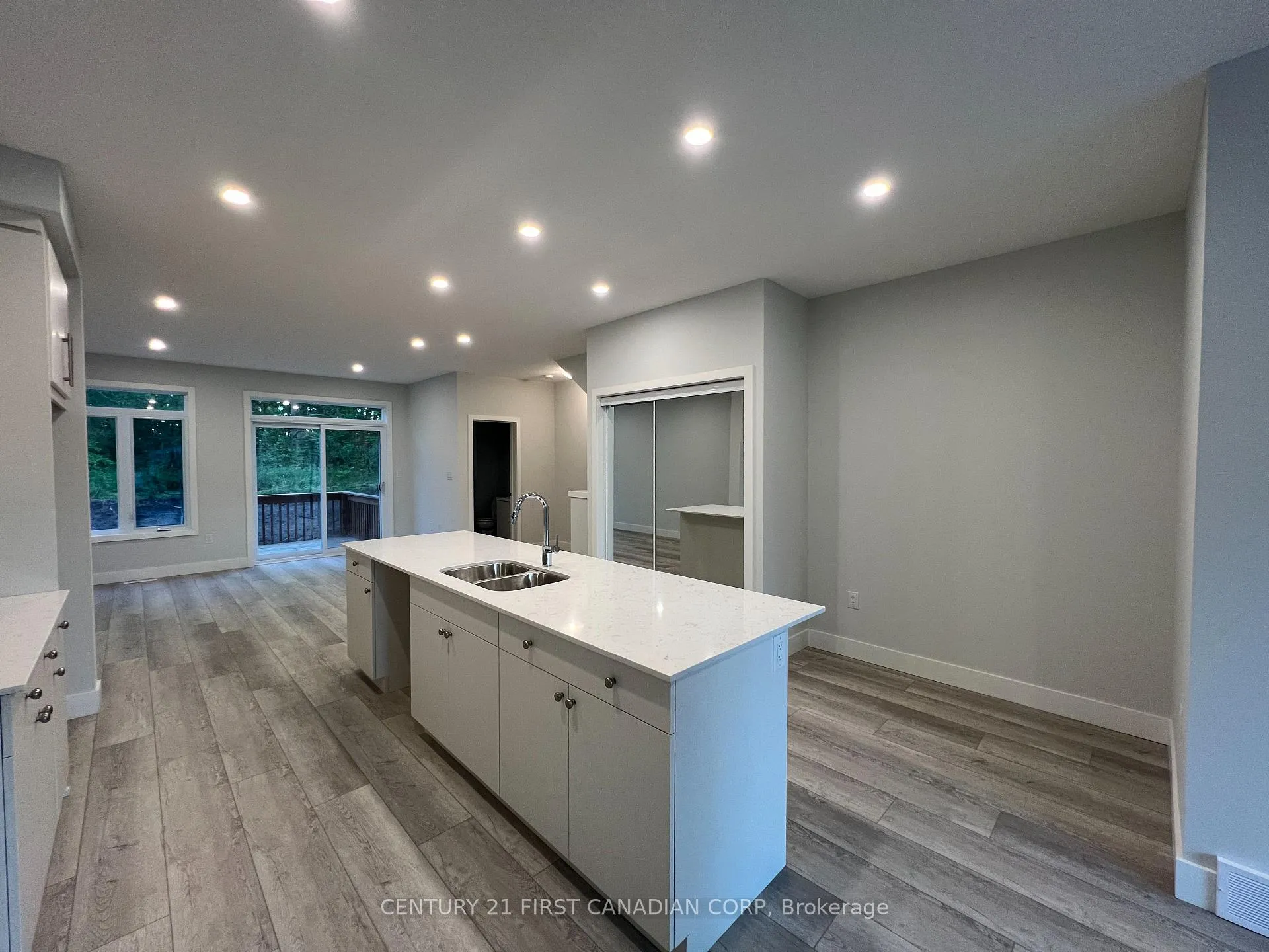 Photo 12 of Unit 37, 990 Deveron Crescent, London, South J — HOMEH