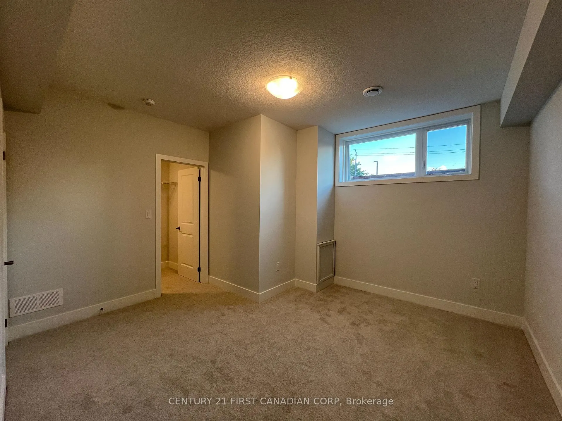 Photo 16 of Unit 37, 990 Deveron Crescent, London, South J — HOMEH