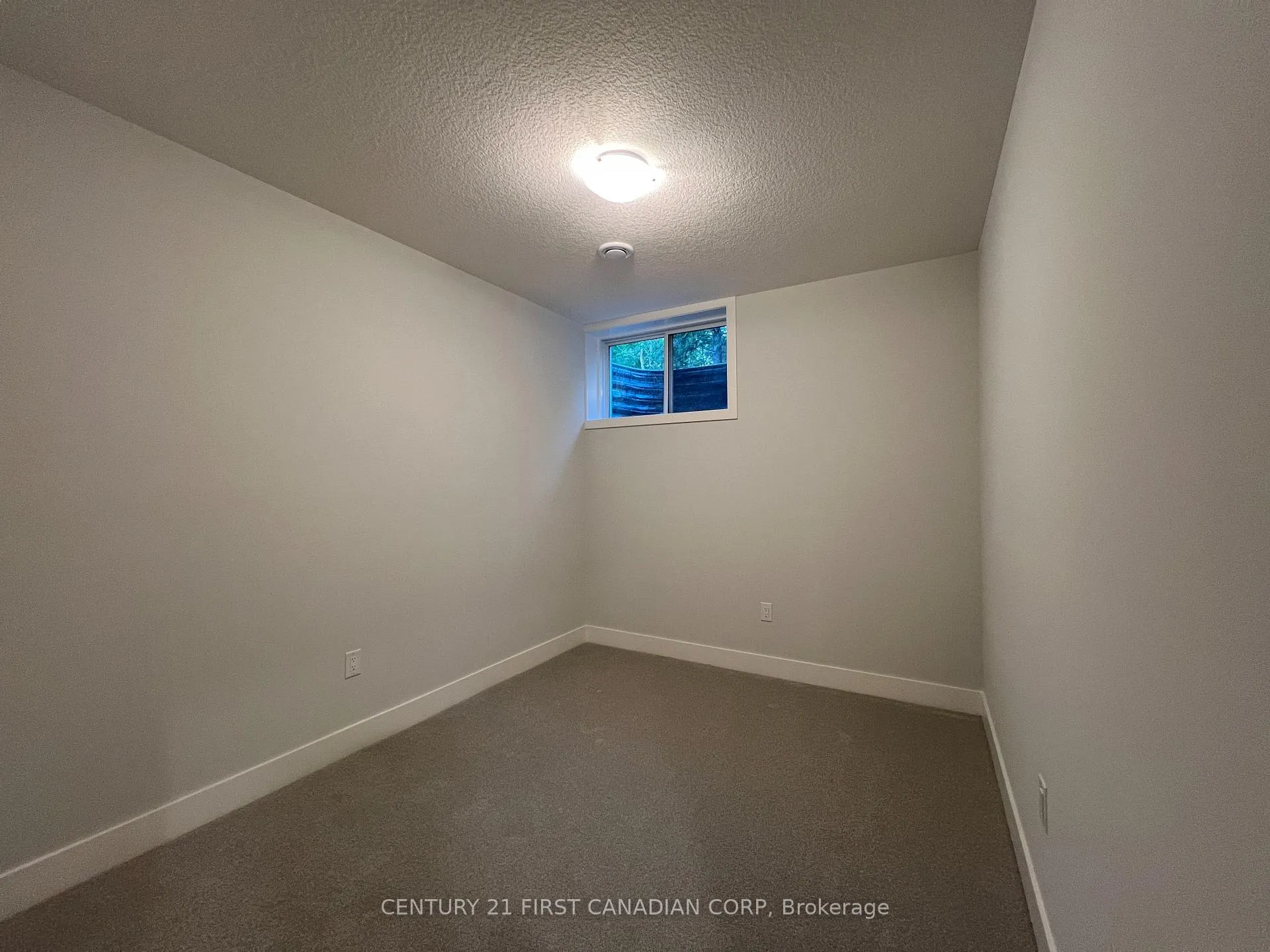 Photo 23 of Unit 37, 990 Deveron Crescent, London, South J — HOMEH
