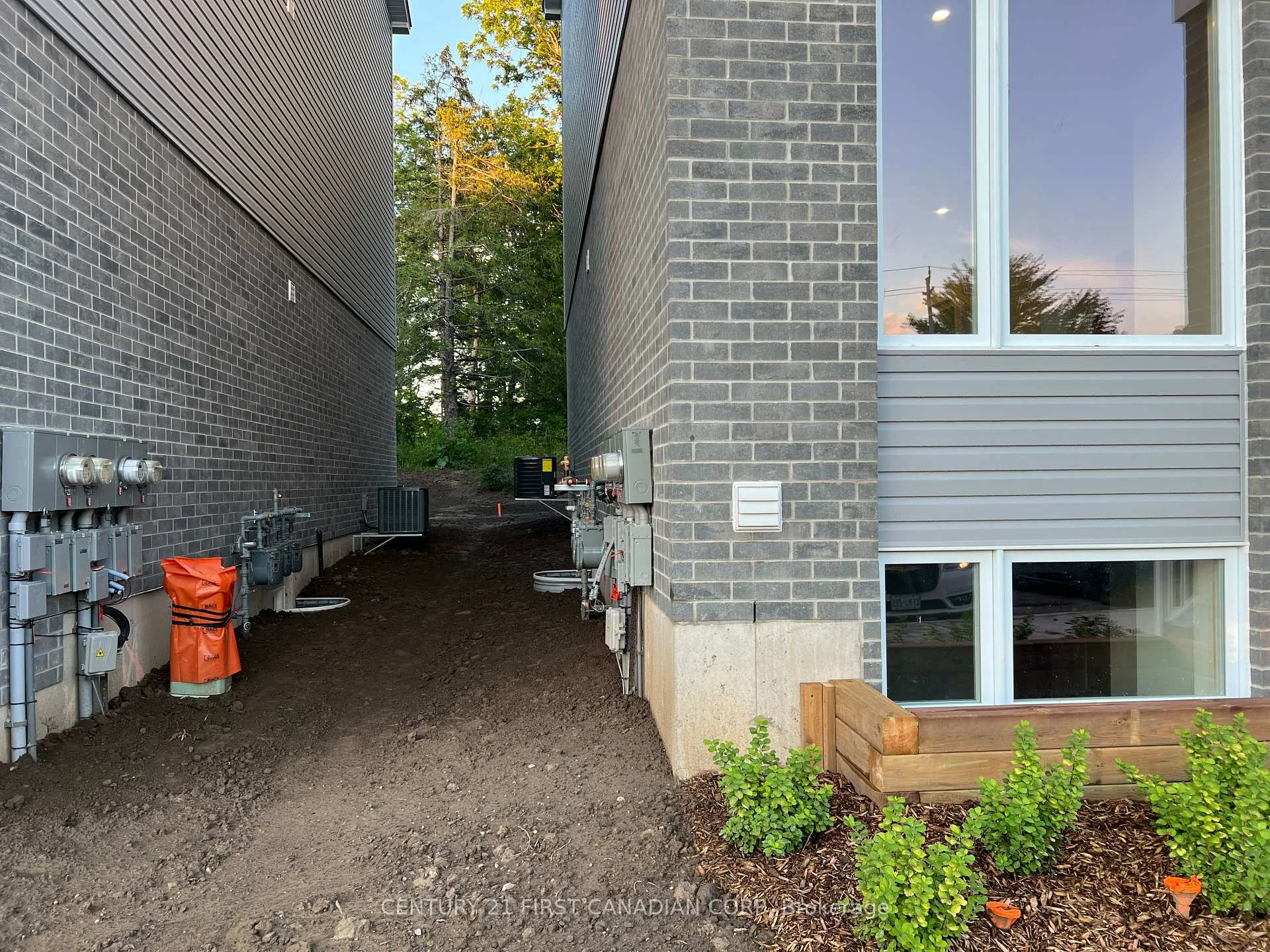 Photo 27 of Unit 37, 990 Deveron Crescent, London, South J — HOMEH