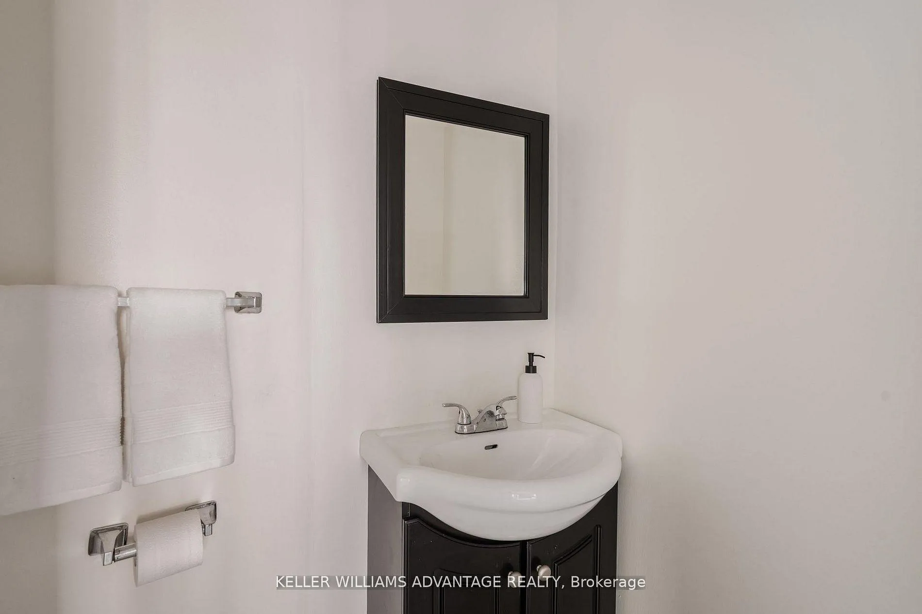 Photo 20 of 129 Woodfield Road, Toronto, Greenwood-Coxwell — HOMEH