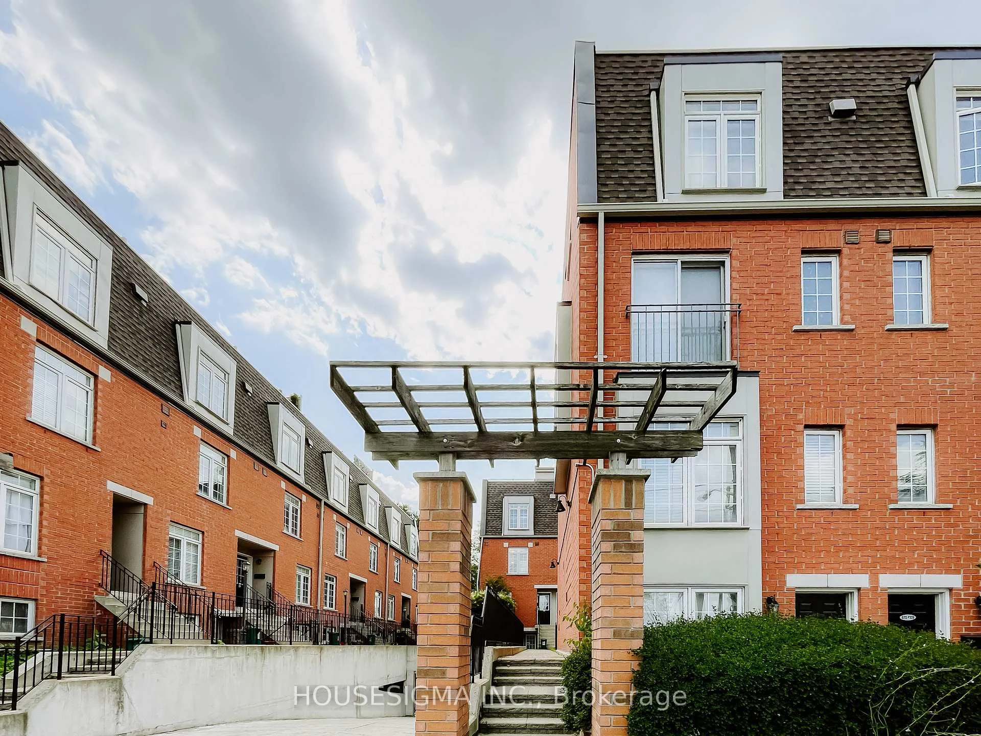 Photo 1 of Unit 114, 870 Jane Street, Toronto, Rockcliffe-Smythe — HOMEH