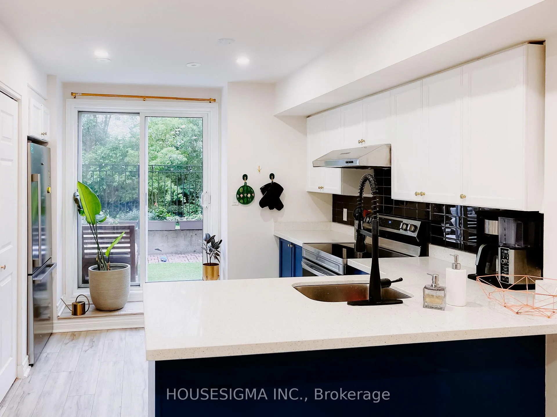 Photo 2 of Unit 114, 870 Jane Street, Toronto, Rockcliffe-Smythe — HOMEH