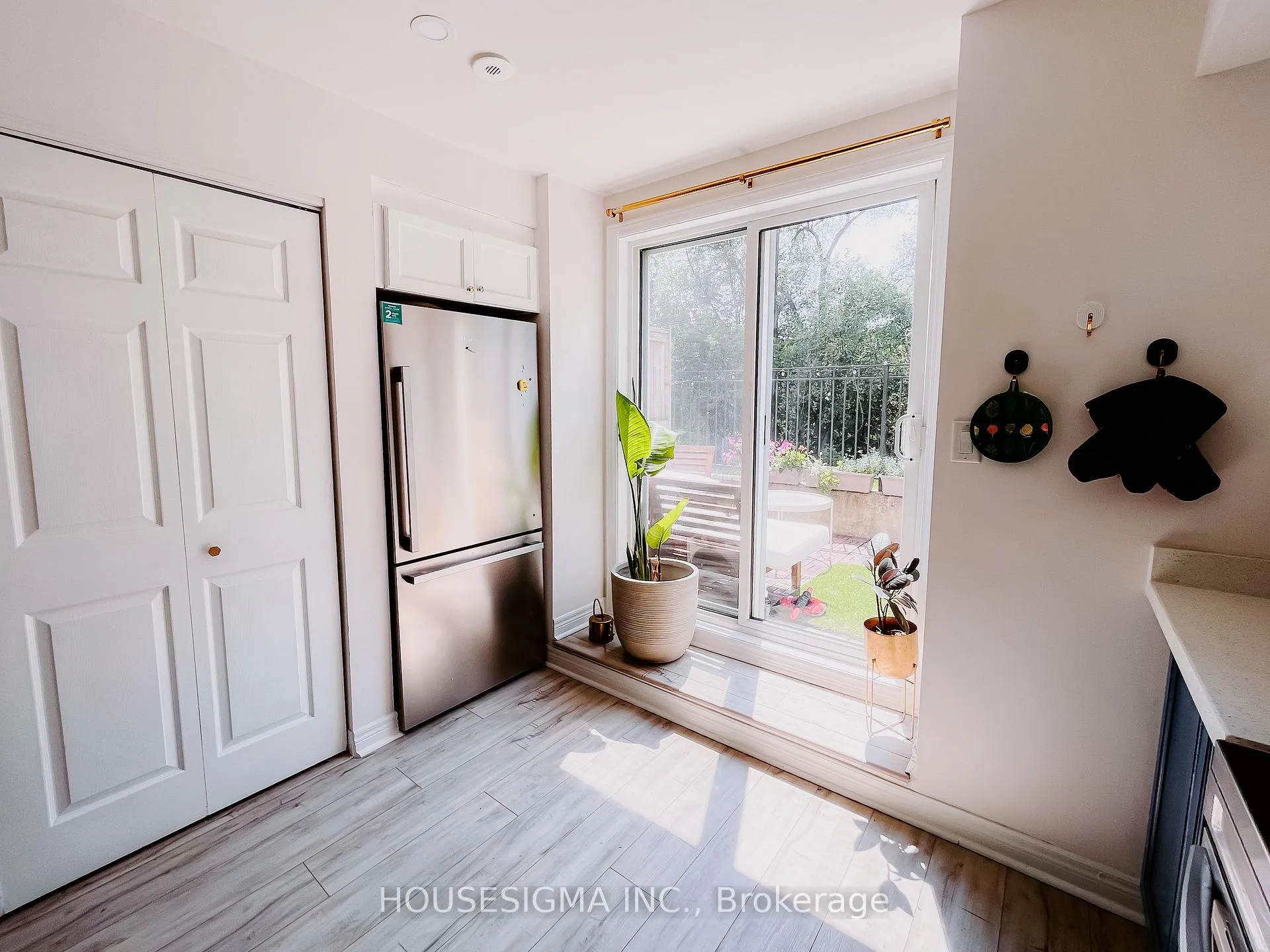 Photo 5 of Unit 114, 870 Jane Street, Toronto, Rockcliffe-Smythe — HOMEH