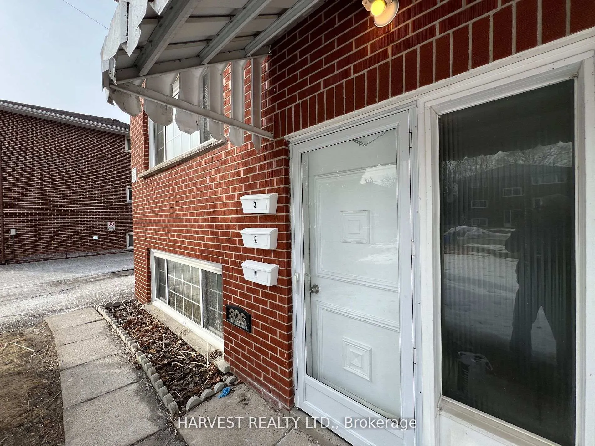 Photo 3 of 326 Surrey Drive, Oshawa, Eastdale — HOMEH