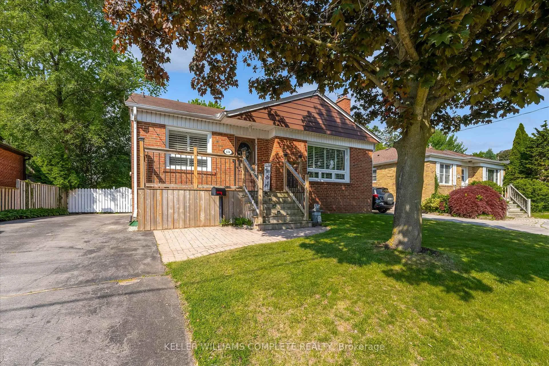 Photo 1 of 614 Drury Lane, Burlington, Brant — HOMEH